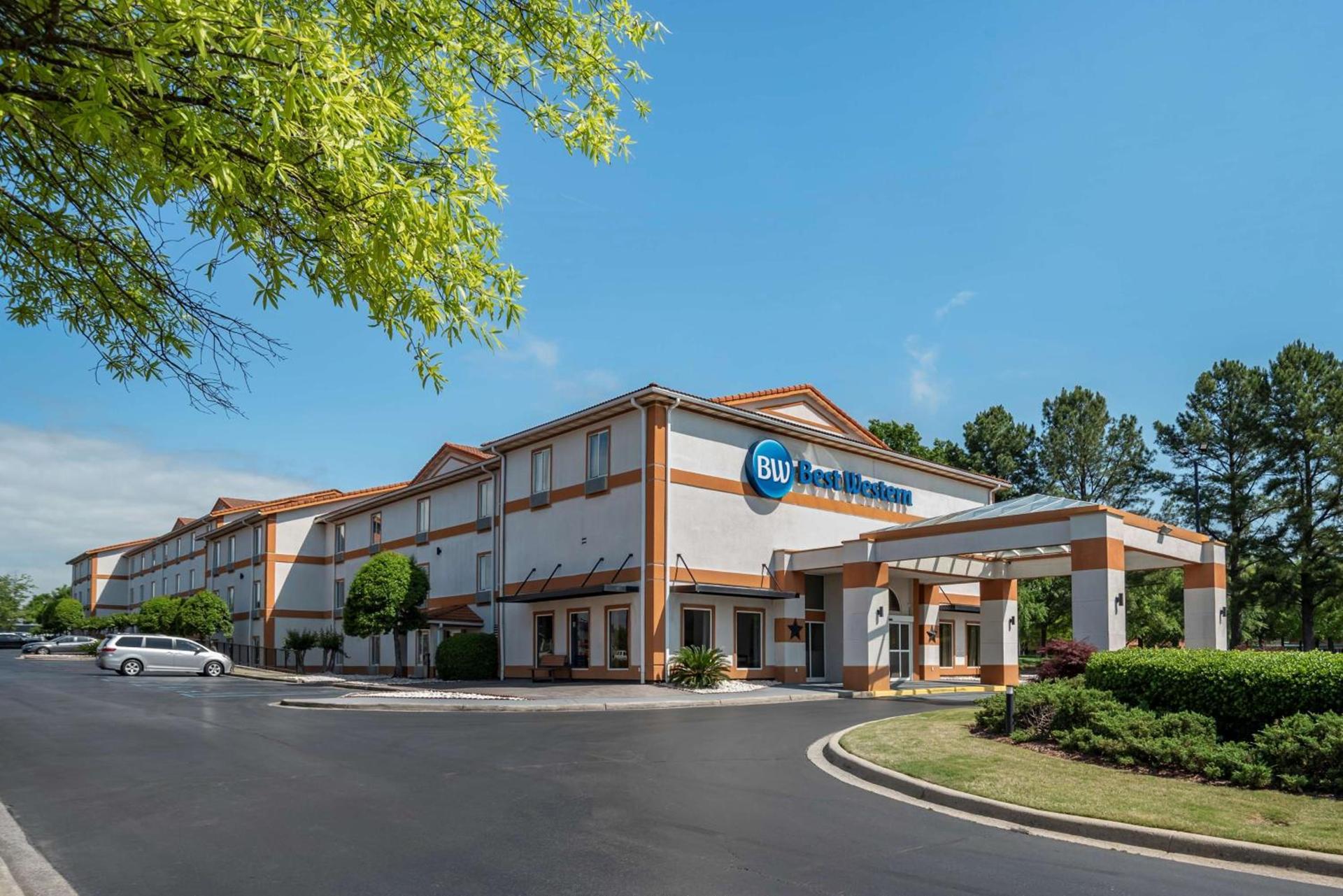 Best Western Carlton Suites photo 9