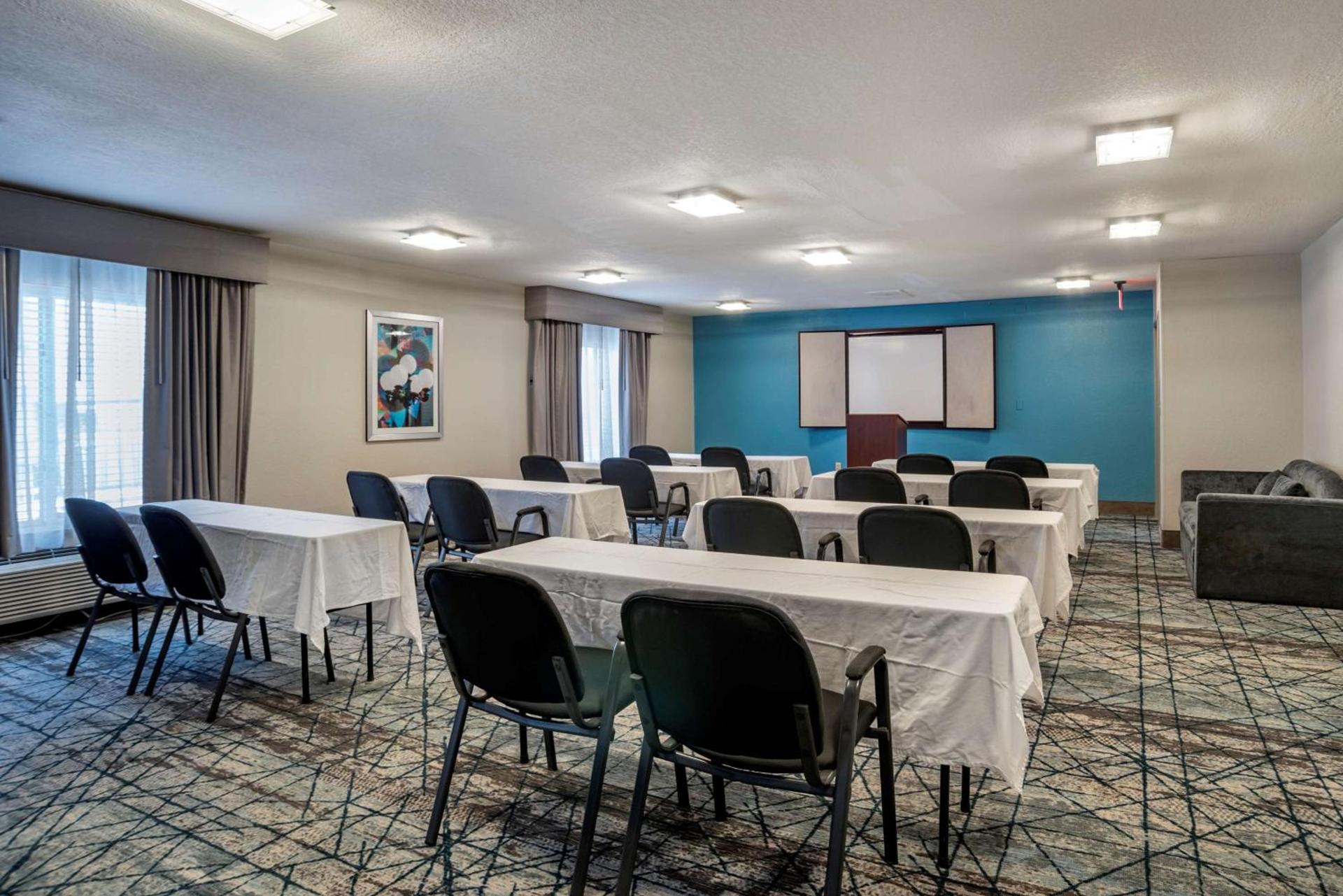 Best Western Carlton Suites photo 8