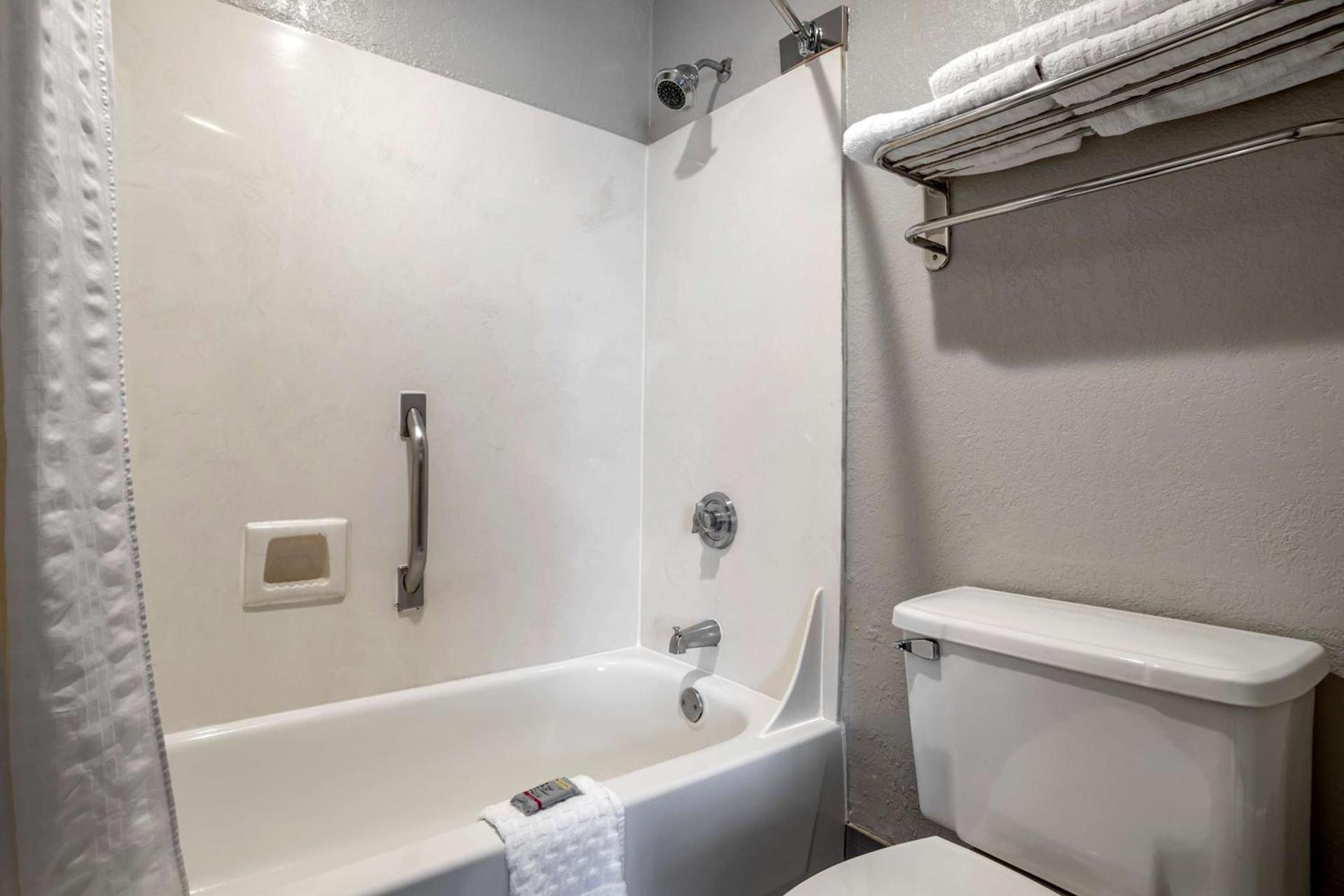 Best Western Carlton Suites photo 23