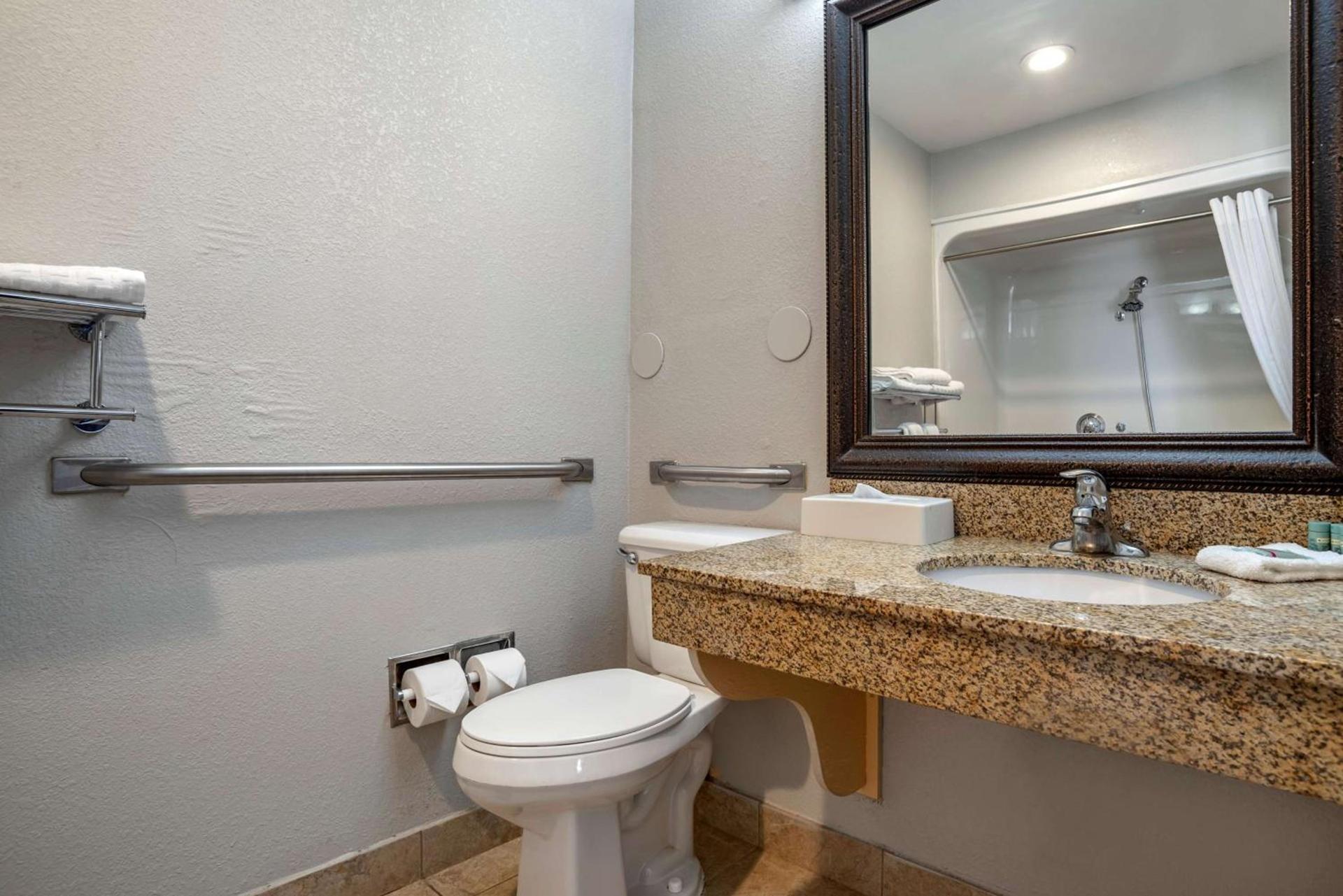 Best Western Carlton Suites photo 26
