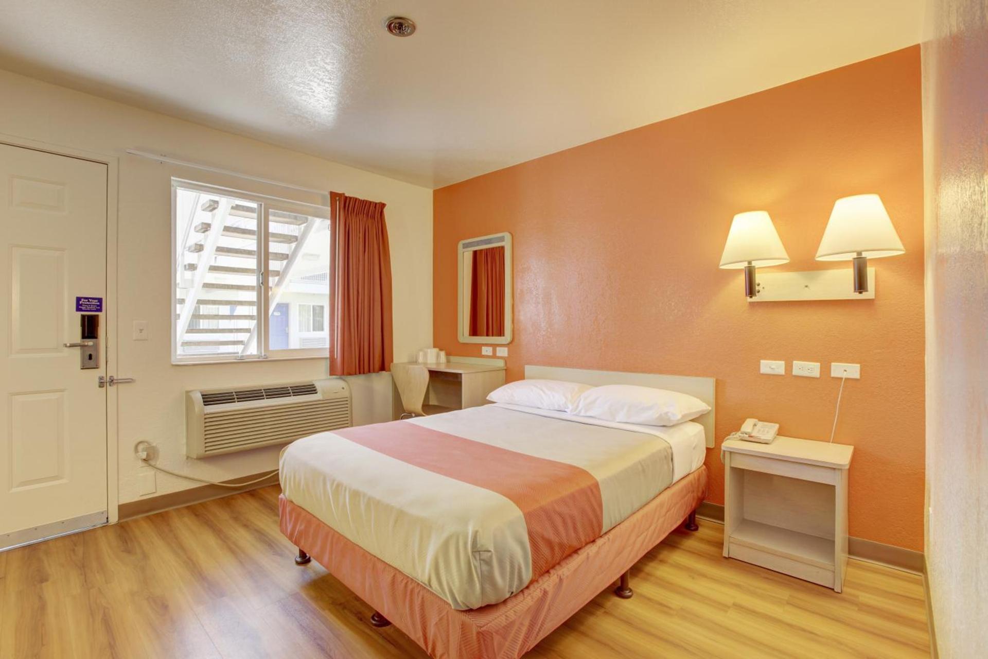 Motel 6-Westminster, CA - North photo 16