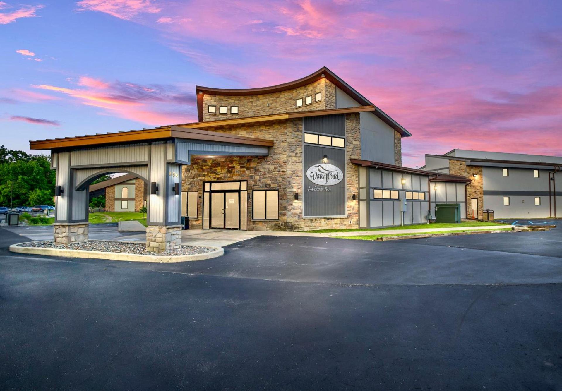 Waterbird Lakeside Inn — hotel in Chesterton