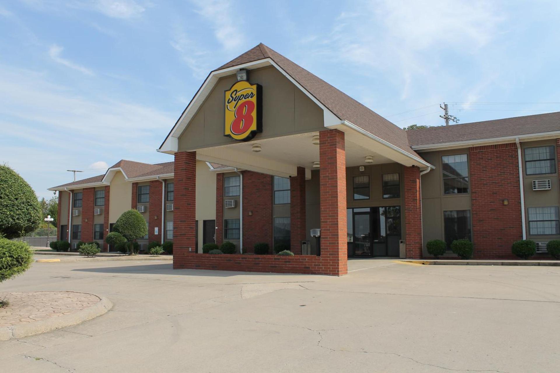 Super 8 by Wyndham Morrilton photo 13