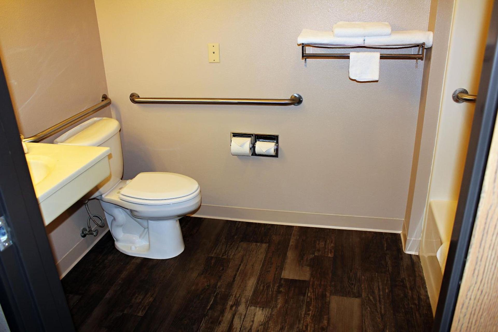 Capri Inn & Suites - Beatrice photo 10