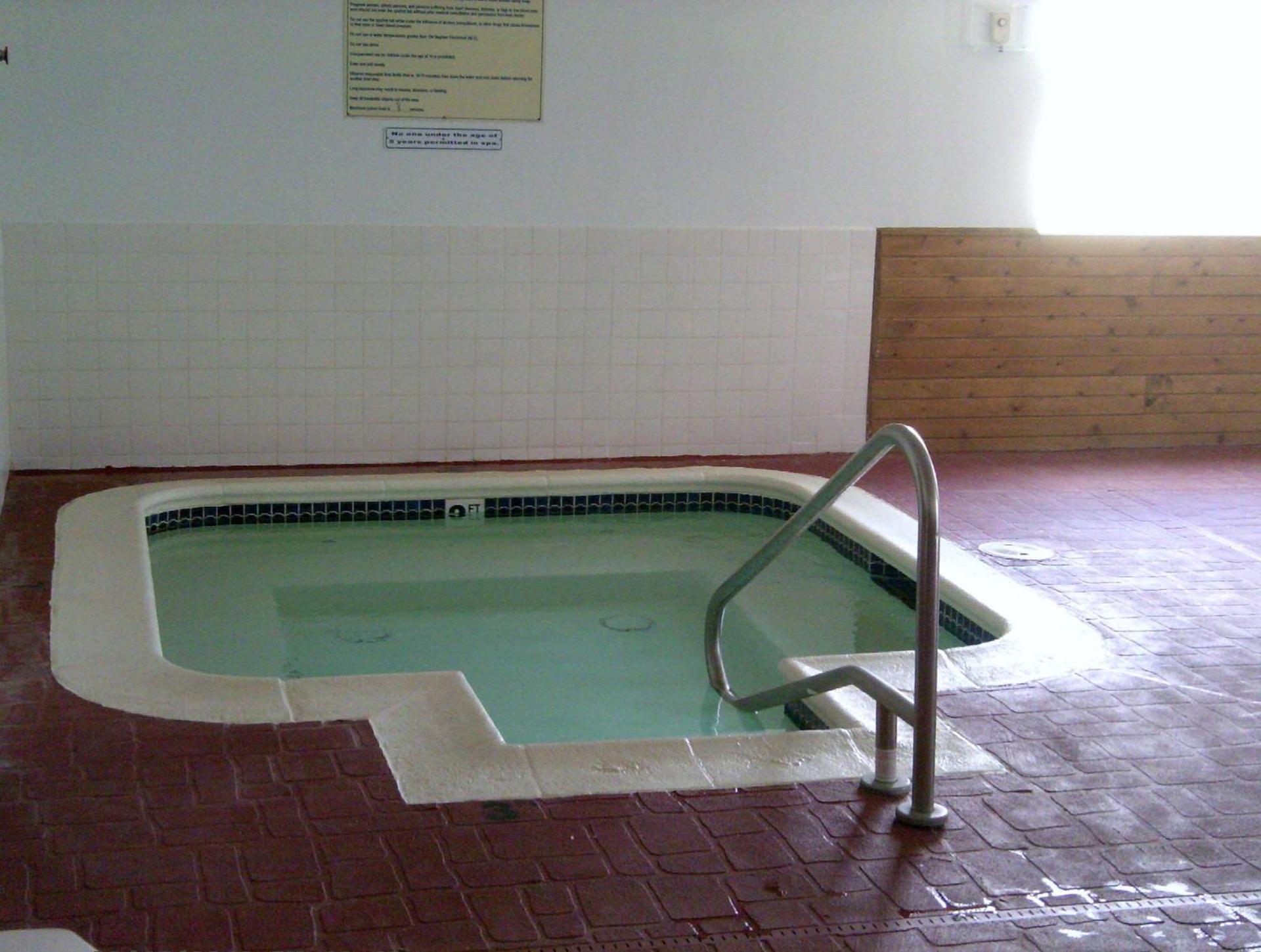 Capri Inn & Suites - Beatrice photo 5