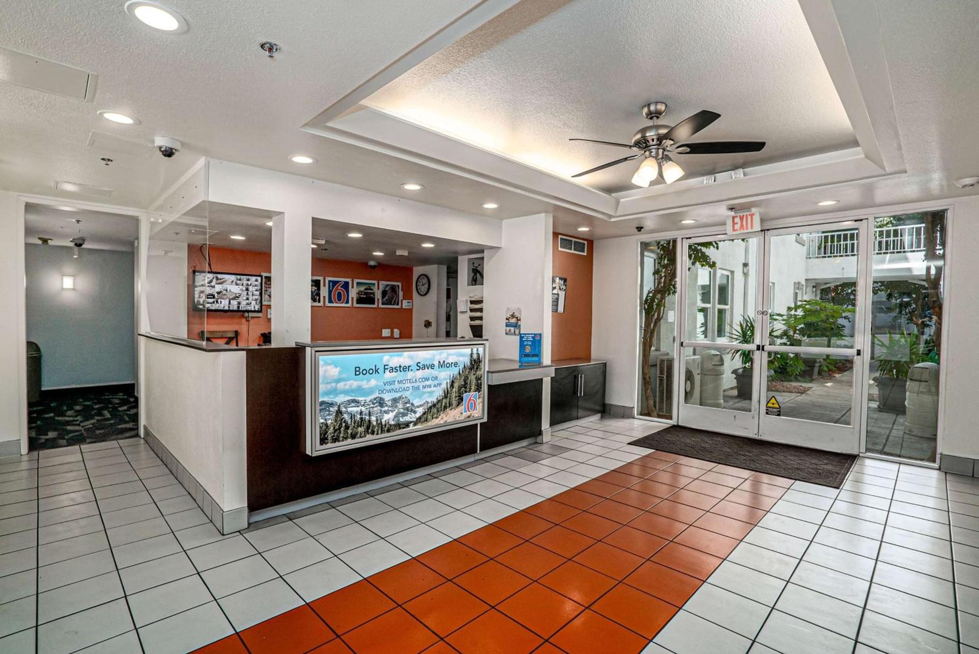 Motel 6-San Diego, CA - Downtown photo 3