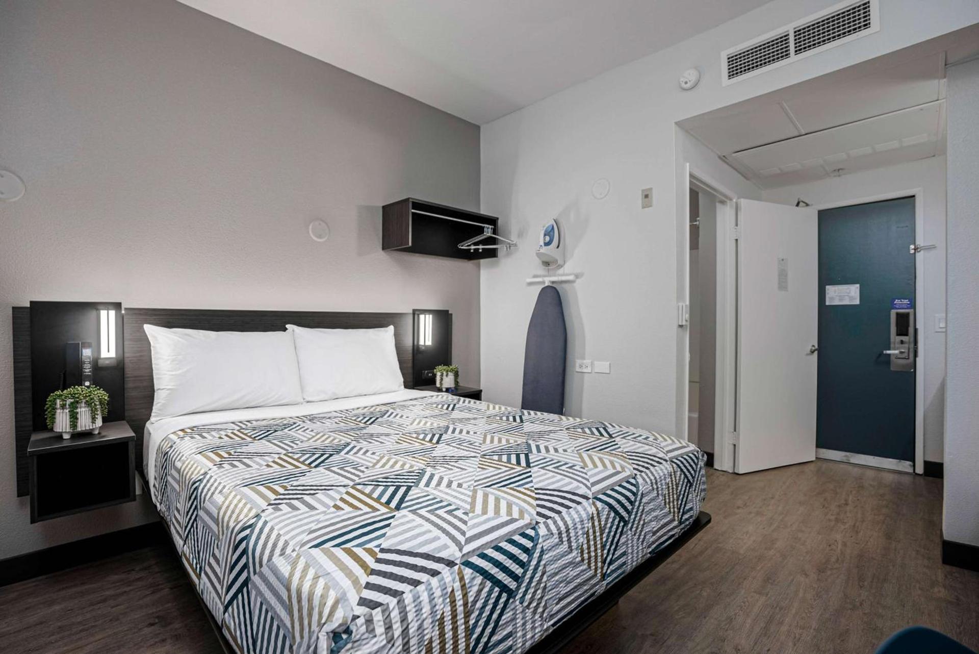 Motel 6-San Diego, CA - Downtown photo 37