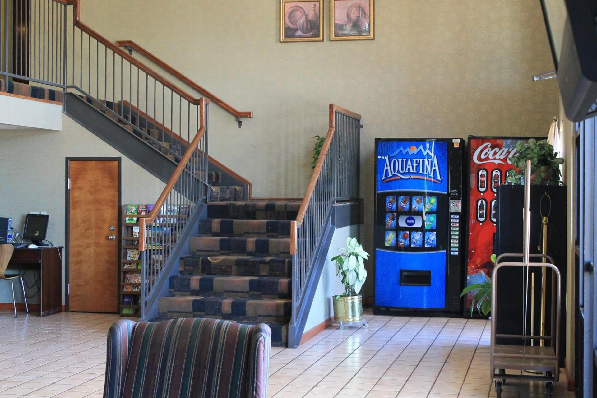 Super 8 by Wyndham Morrilton photo 16