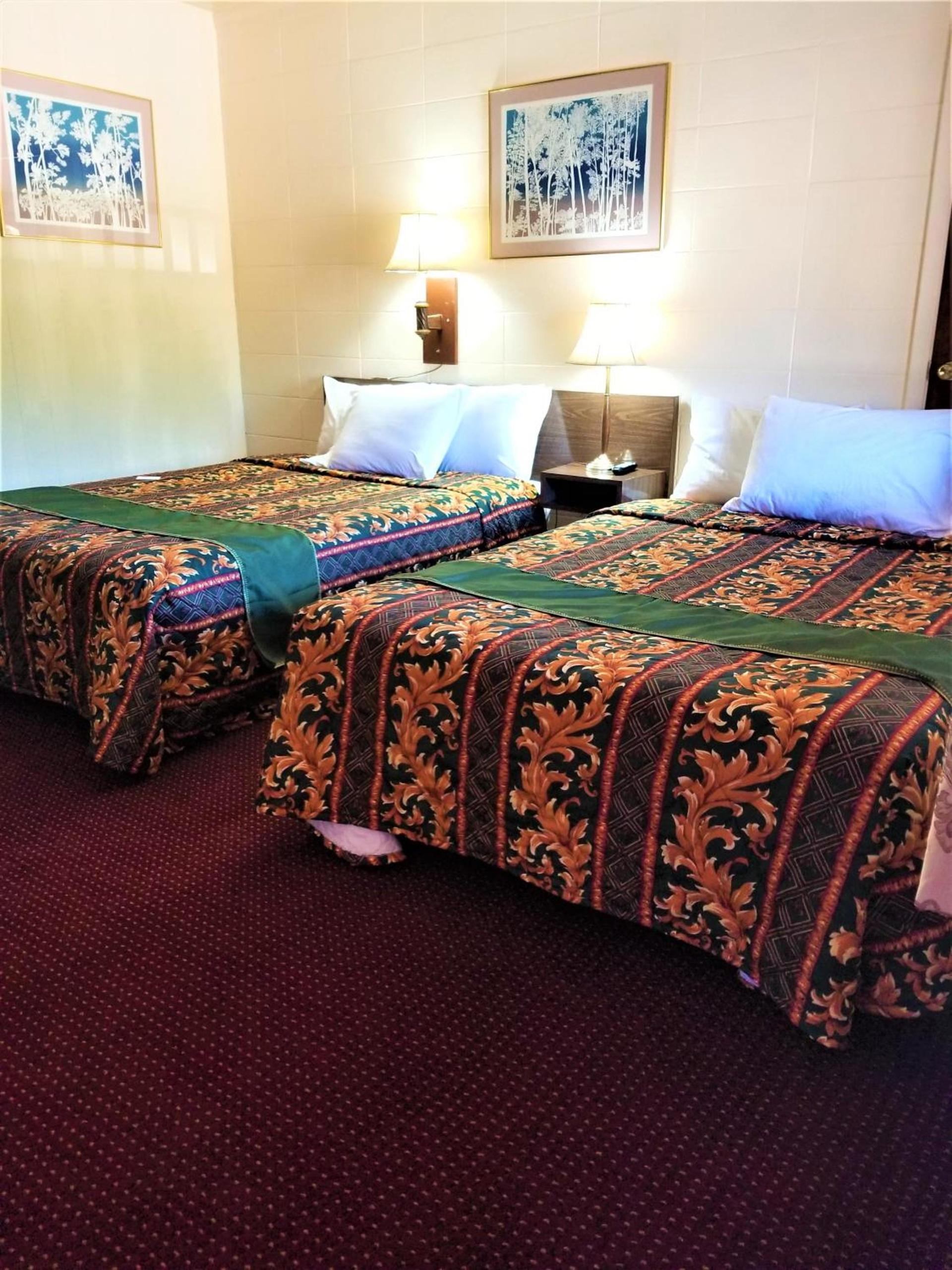 Town House Motor Inn photo 13