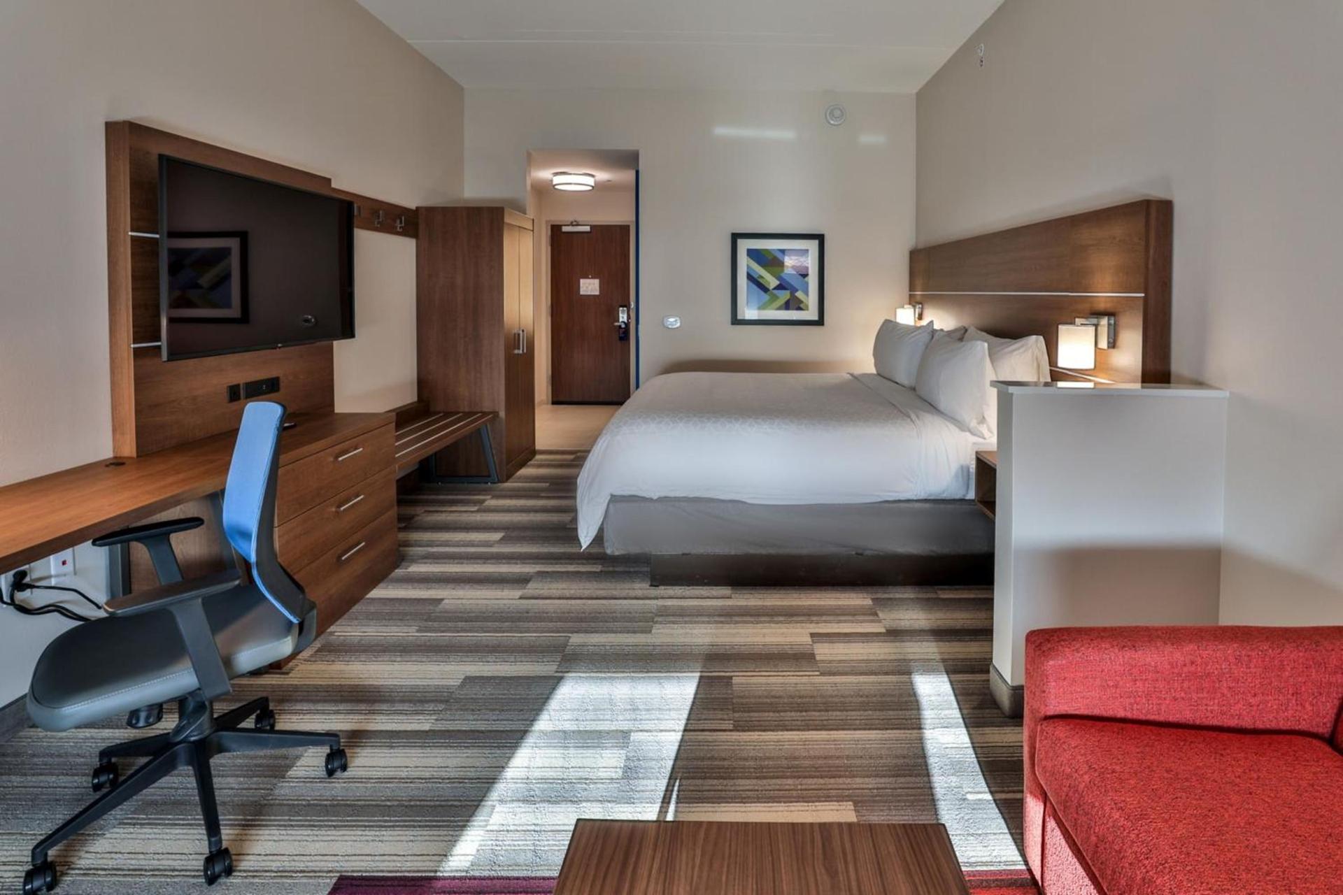 Holiday Inn Express & Suites - Nashville MetroCenter Downtown by IHG photo 86