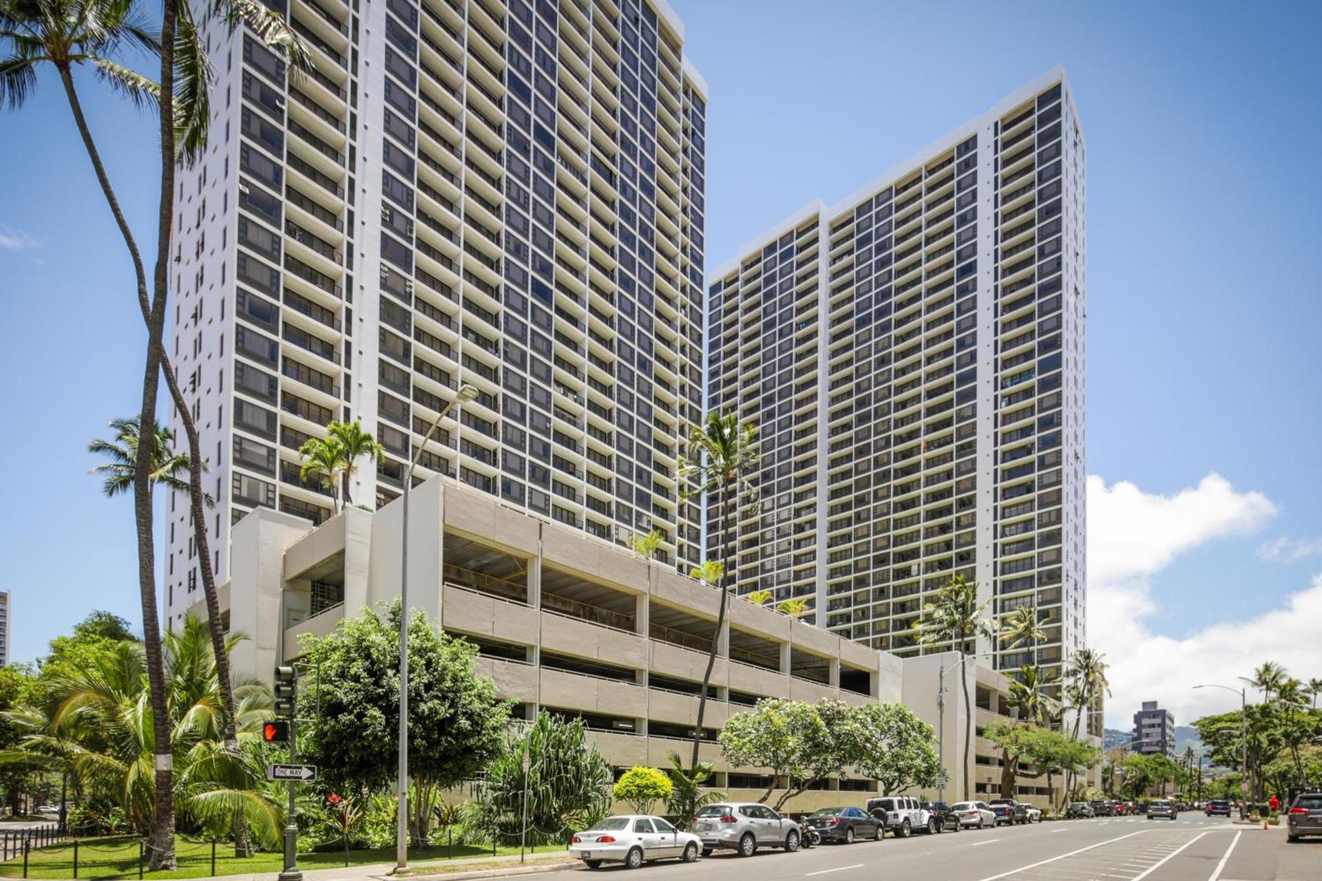 Aston at the Waikiki Banyan photo 9