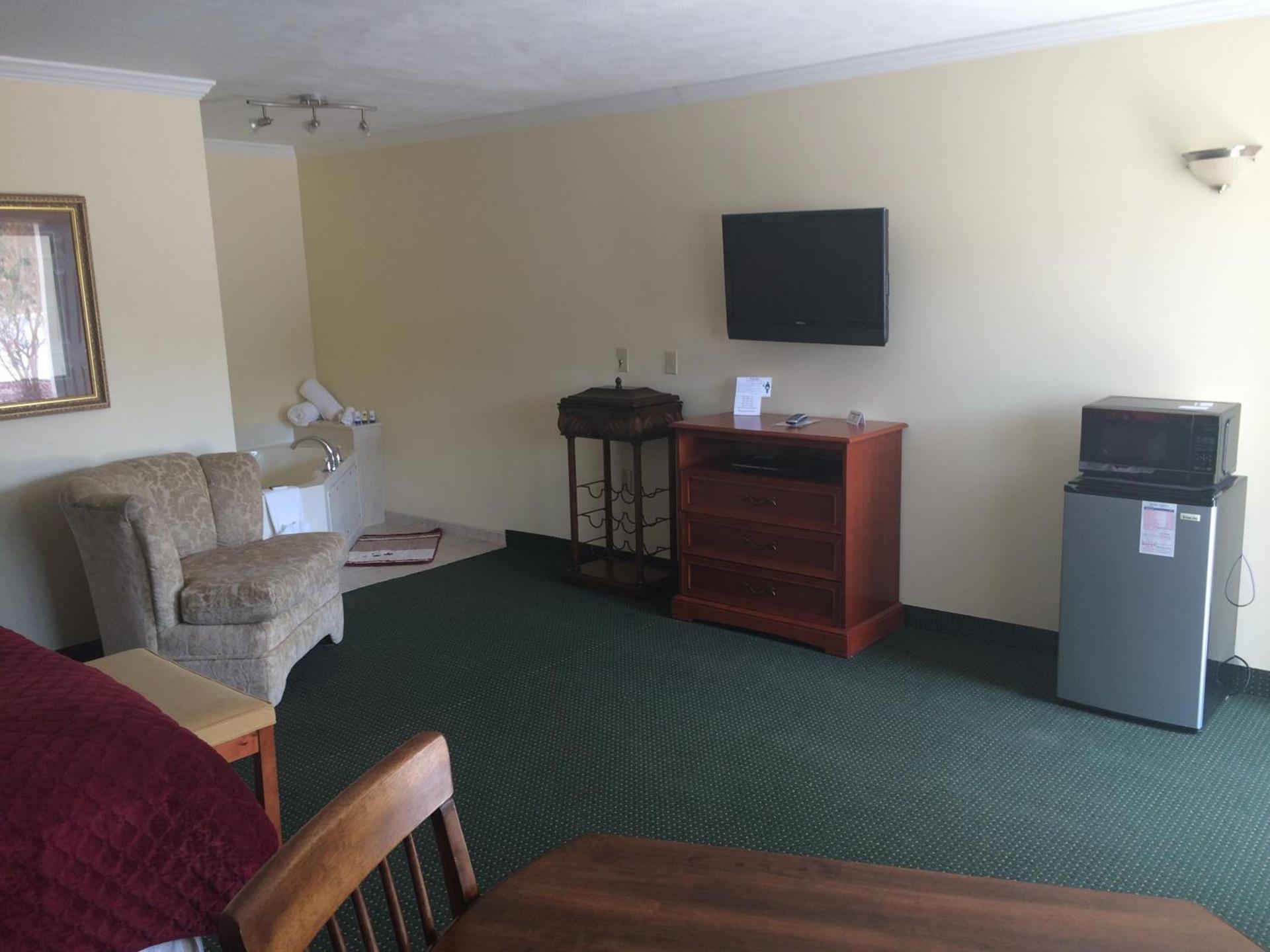 Hurricane Inn photo 18