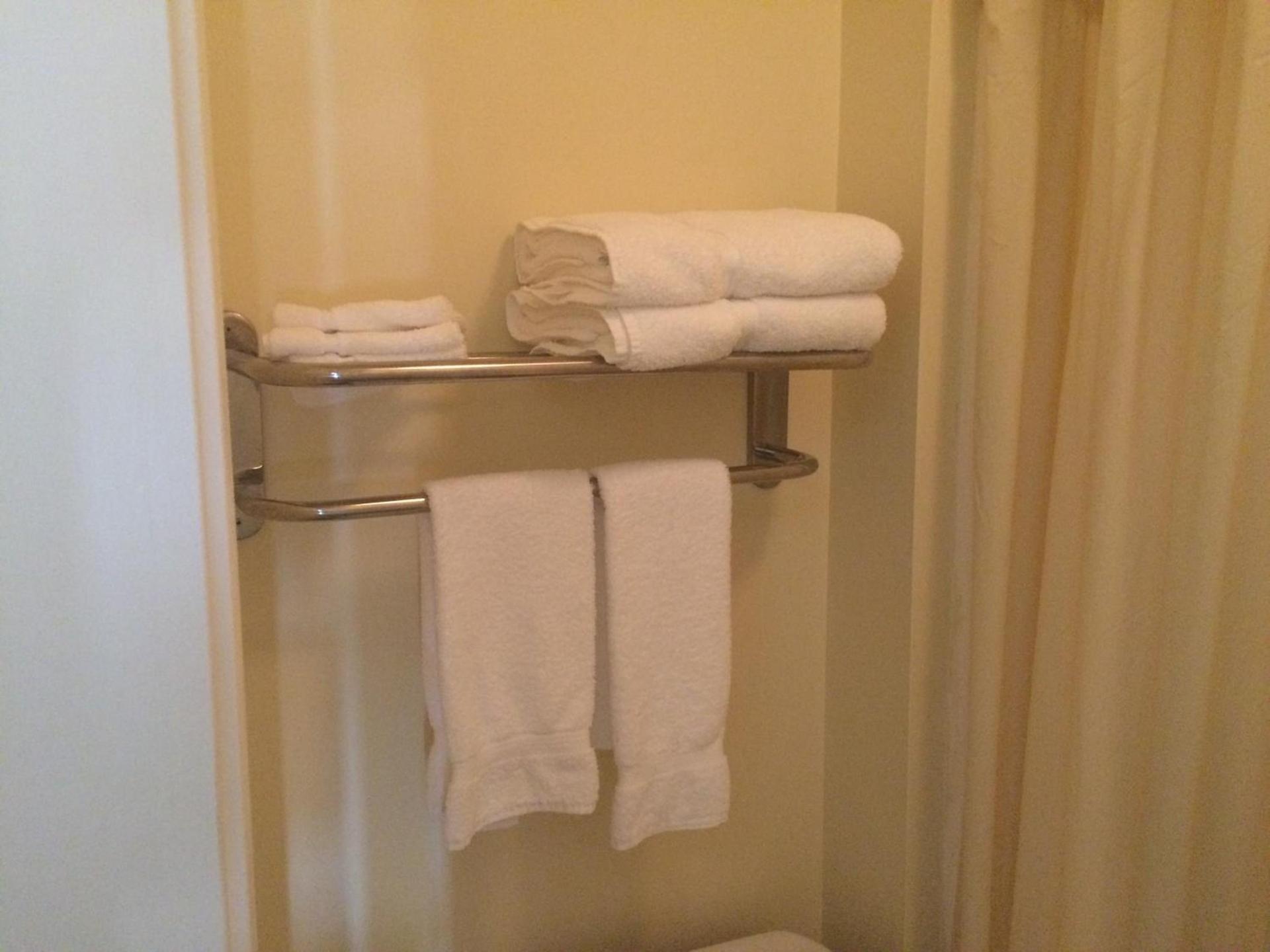 Hurricane Inn photo 22
