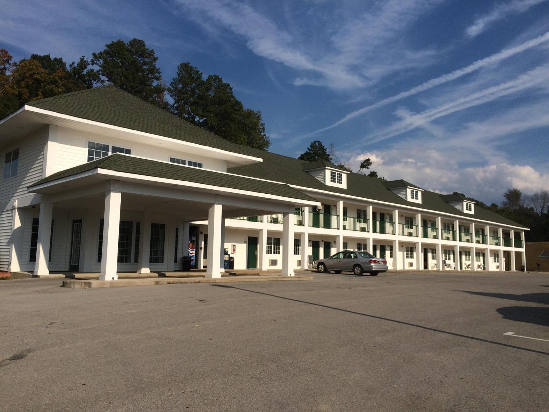 Hurricane Inn photo 23