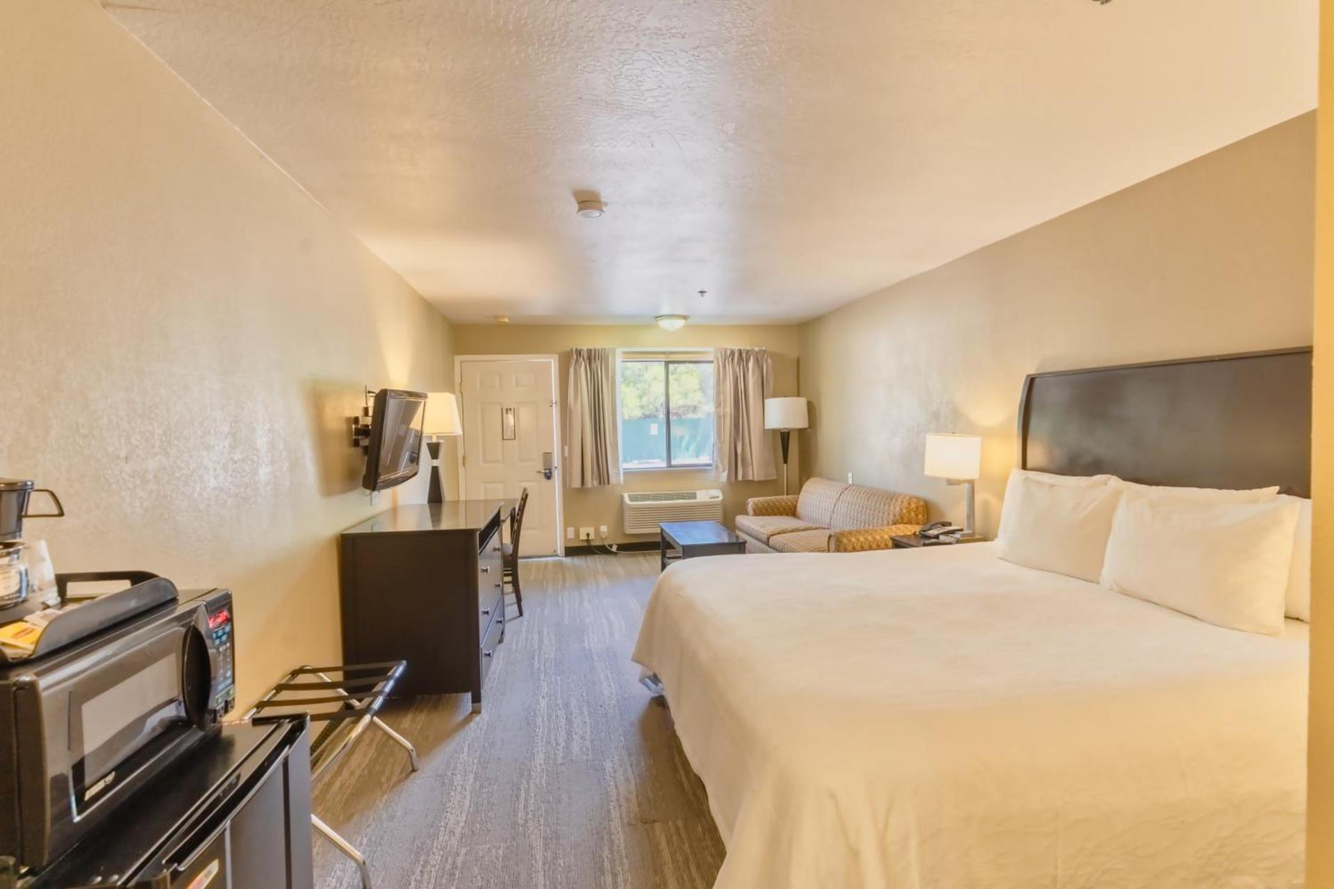 The Oakhurst Inn at Yosemite photo 21