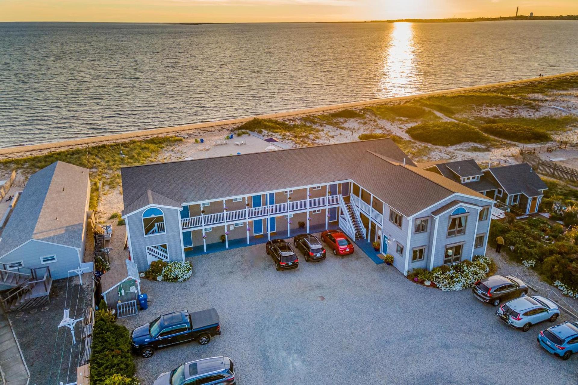 Sandbars Inn photo 13