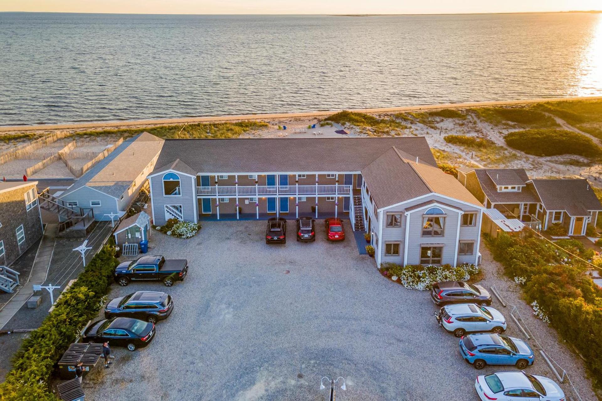 Sandbars Inn photo 3