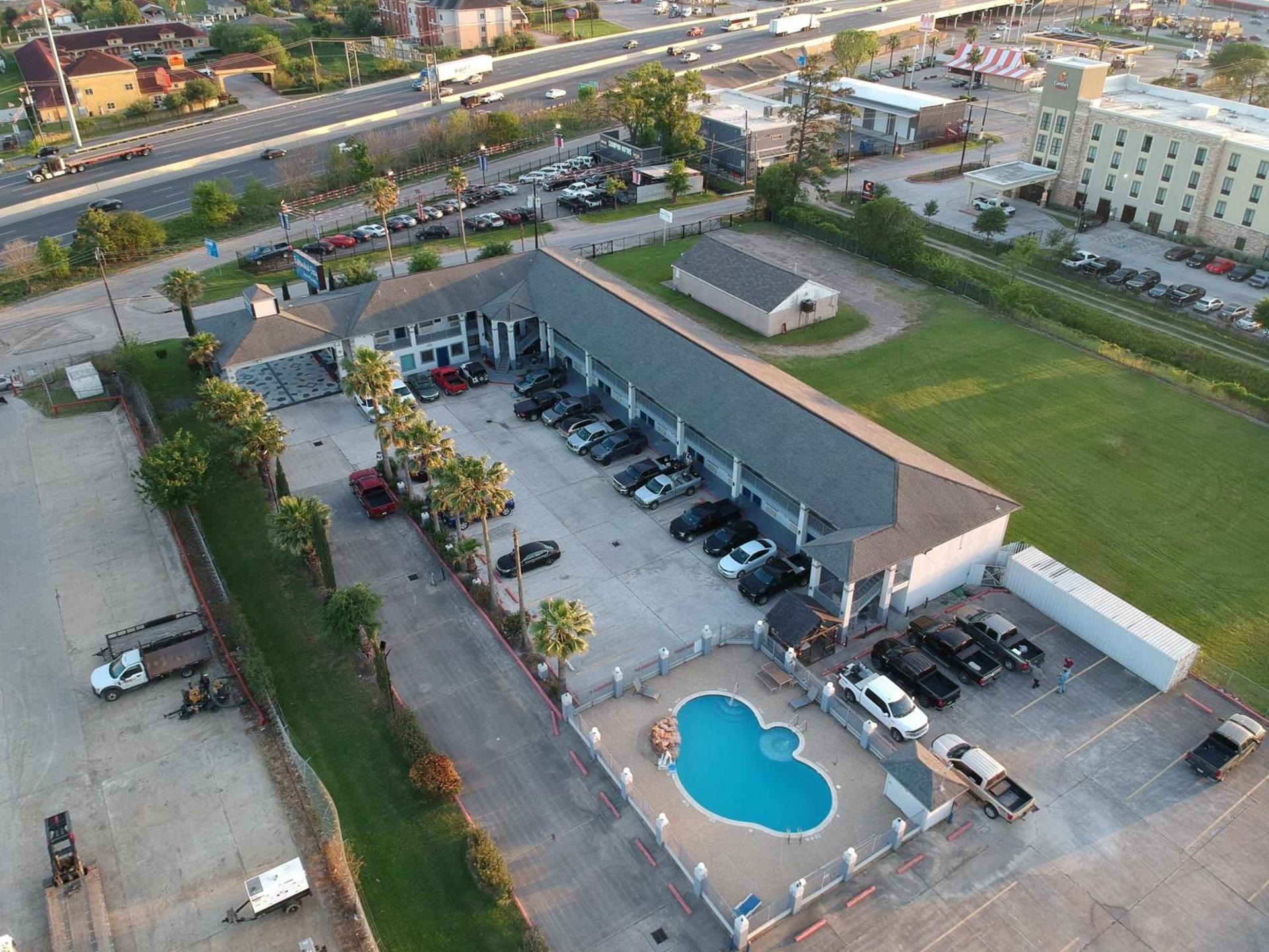 Sunrise Inn & Suites photo 3