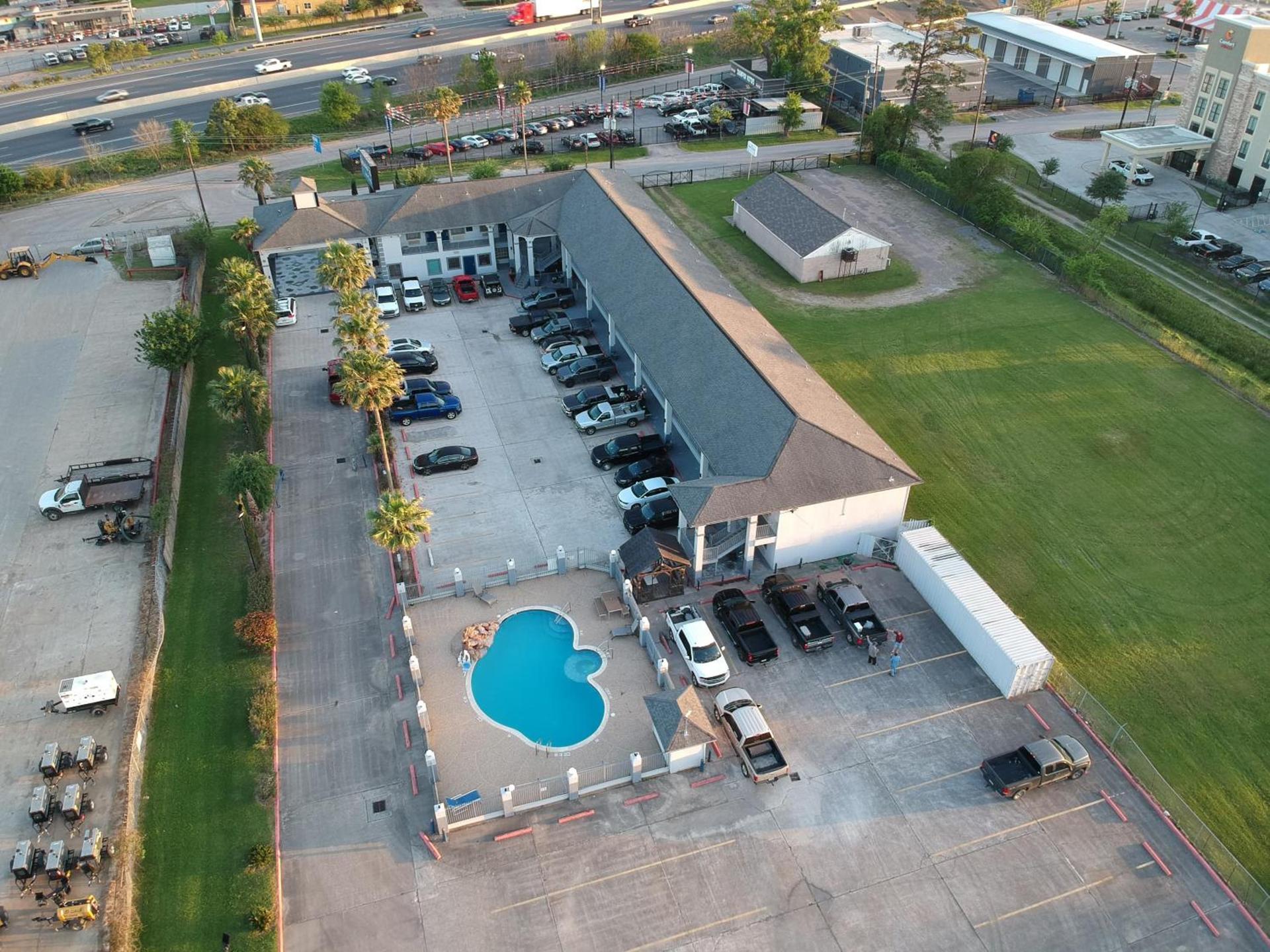 Sunrise Inn & Suites photo 2