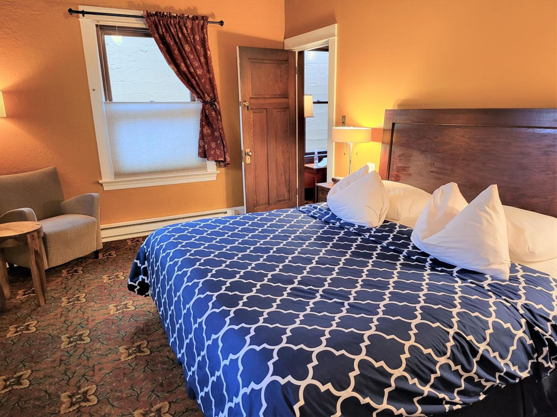 Bluebird Guesthouse photo 7