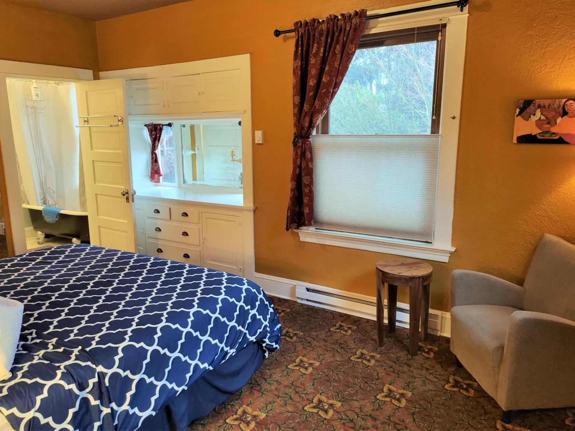 Bluebird Guesthouse photo 24