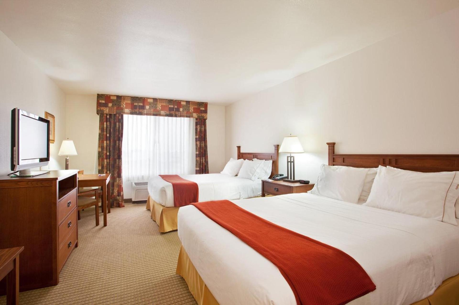 Holiday Inn Express Hotel & Suites Mattoon by IHG photo 37