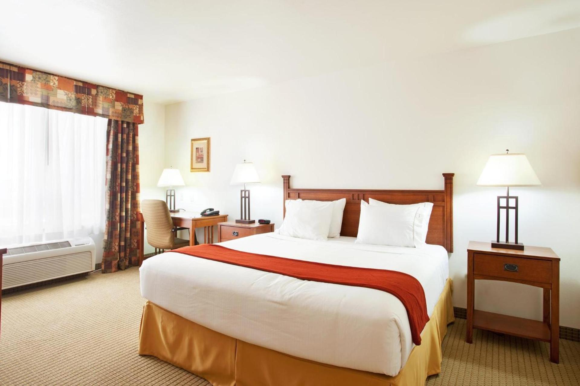 Holiday Inn Express Hotel & Suites Mattoon by IHG photo 27