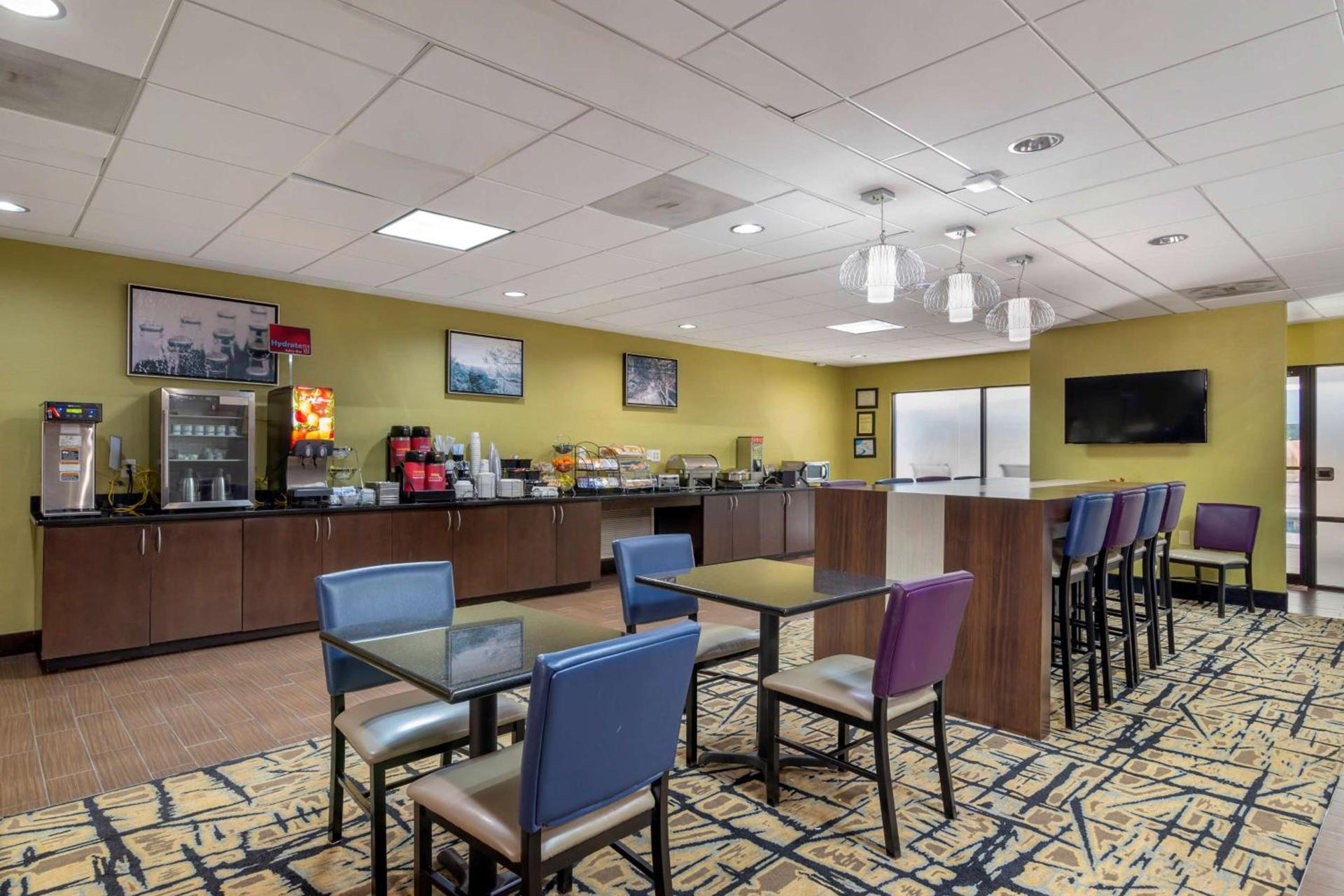 Best Western Plus McDonough Inn & Suites photo 6