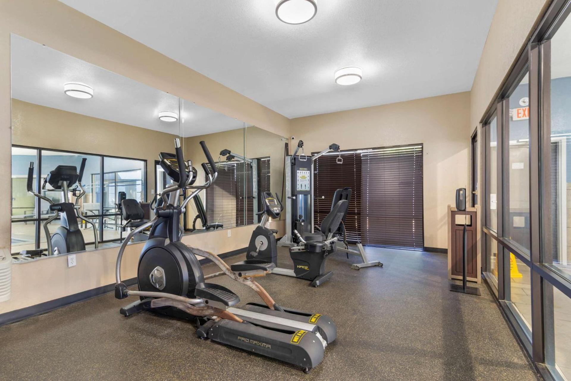 Best Western Plus McDonough Inn & Suites photo 31
