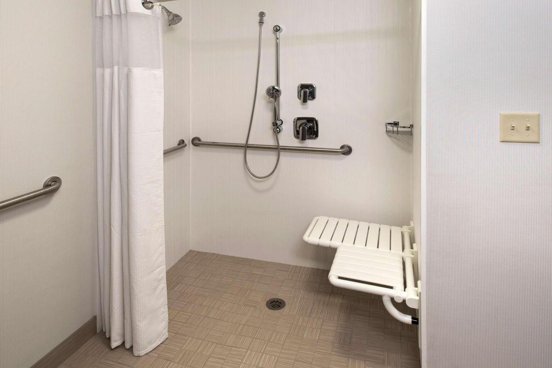 Sonesta Select Boston Milford photo 12