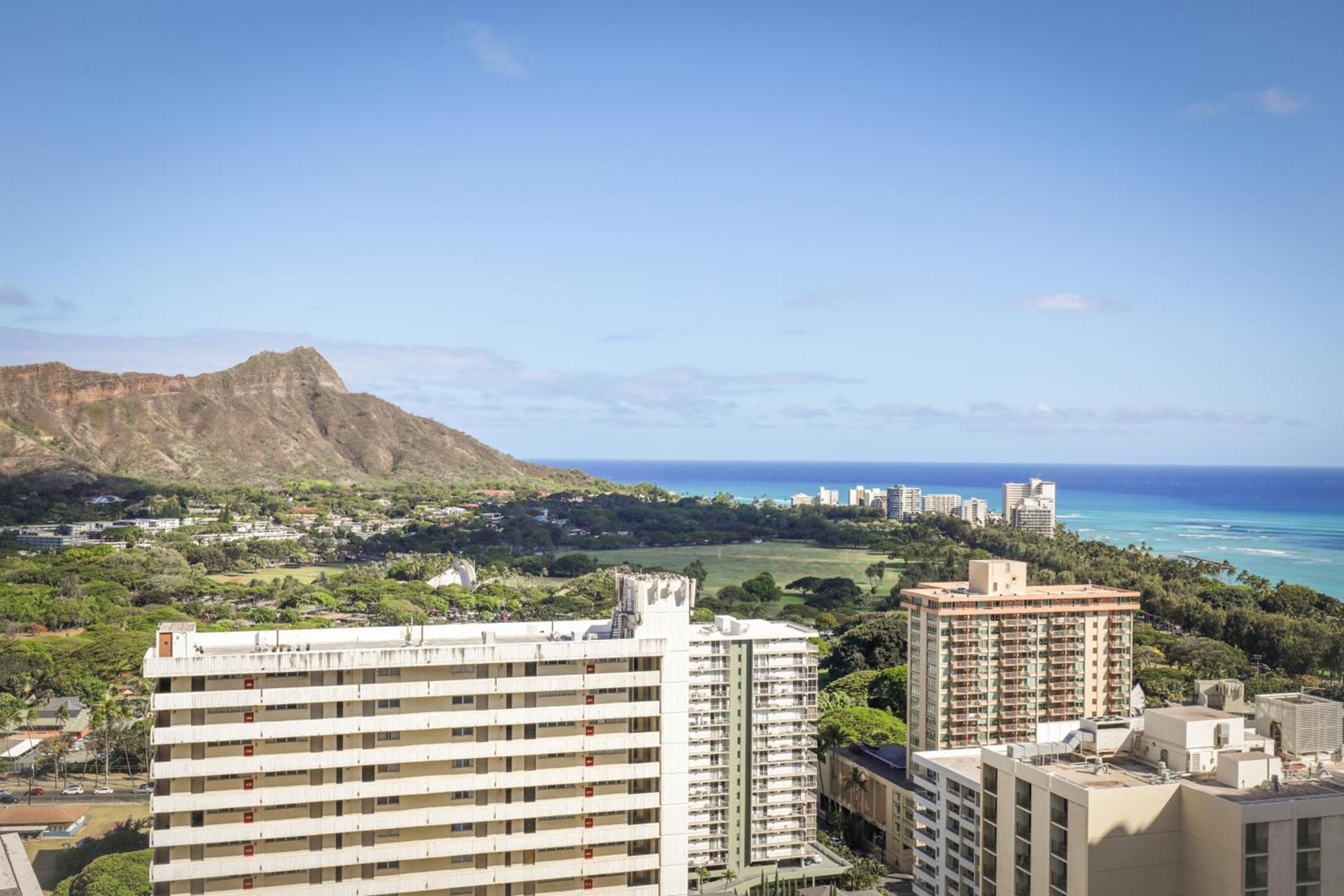 Aston at the Waikiki Banyan photo 65