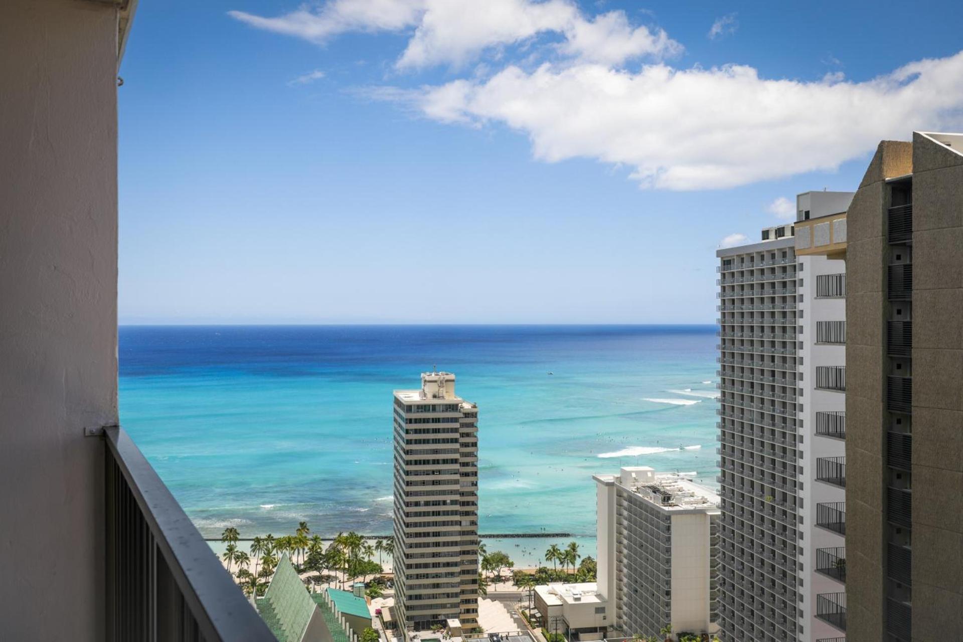 Aston at the Waikiki Banyan photo 68