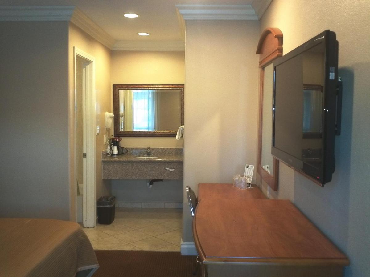 Hyland Motel Van Nuys photo 16
