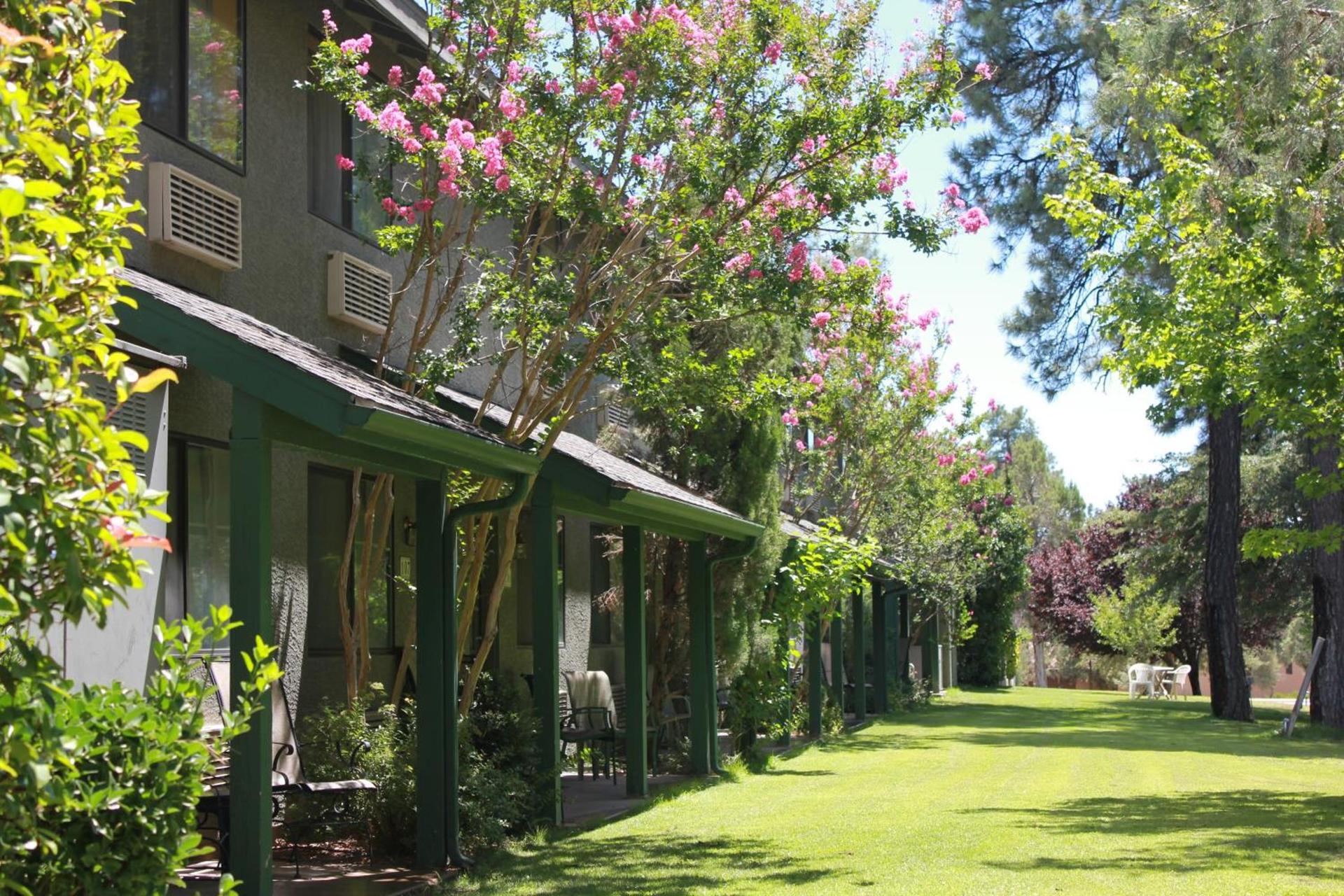 Majestic Mountain Inn photo 18