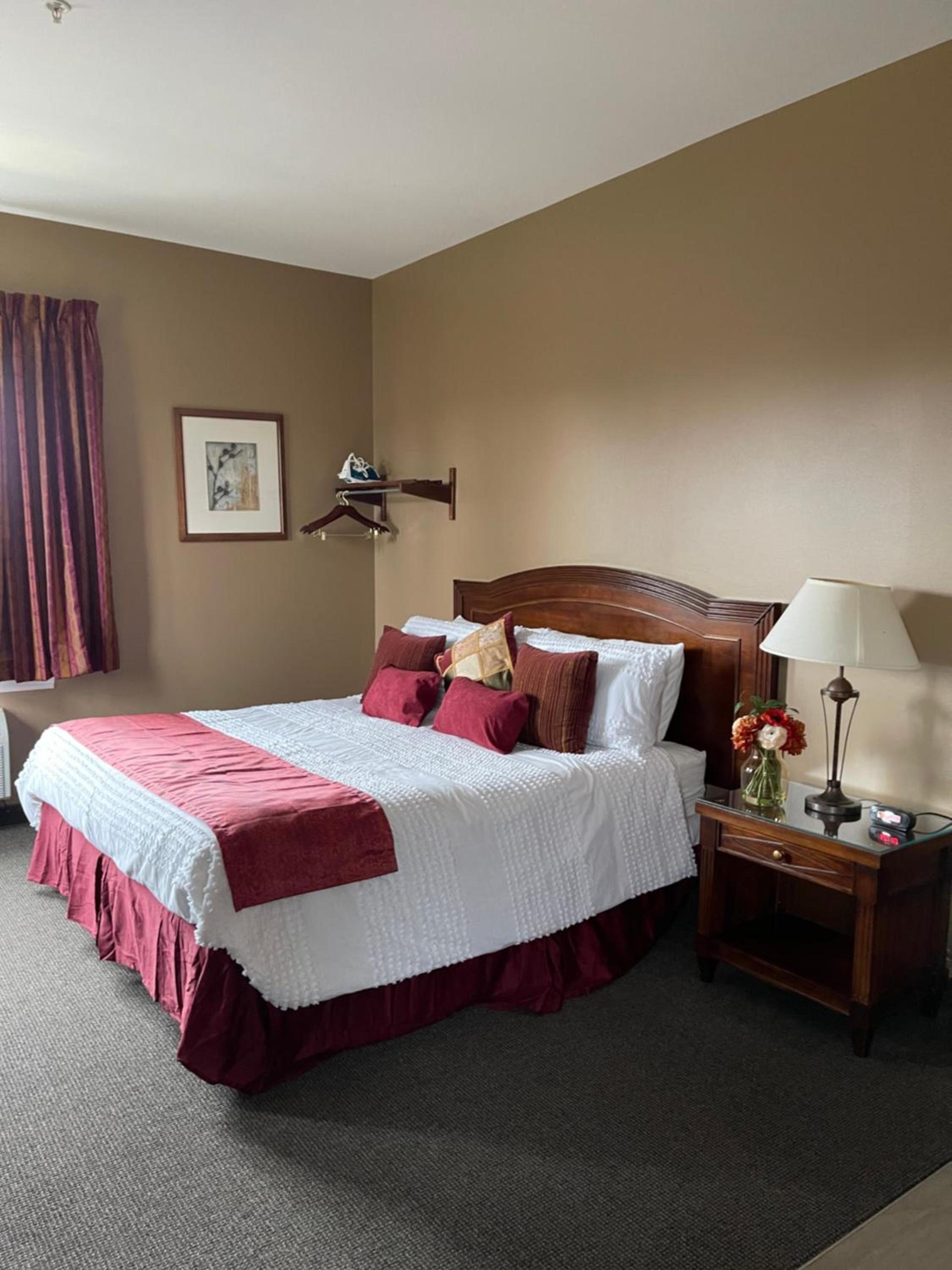 Brinton Suites photo 38
