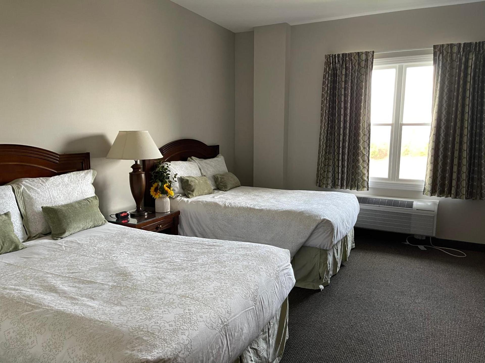 Brinton Suites photo 35