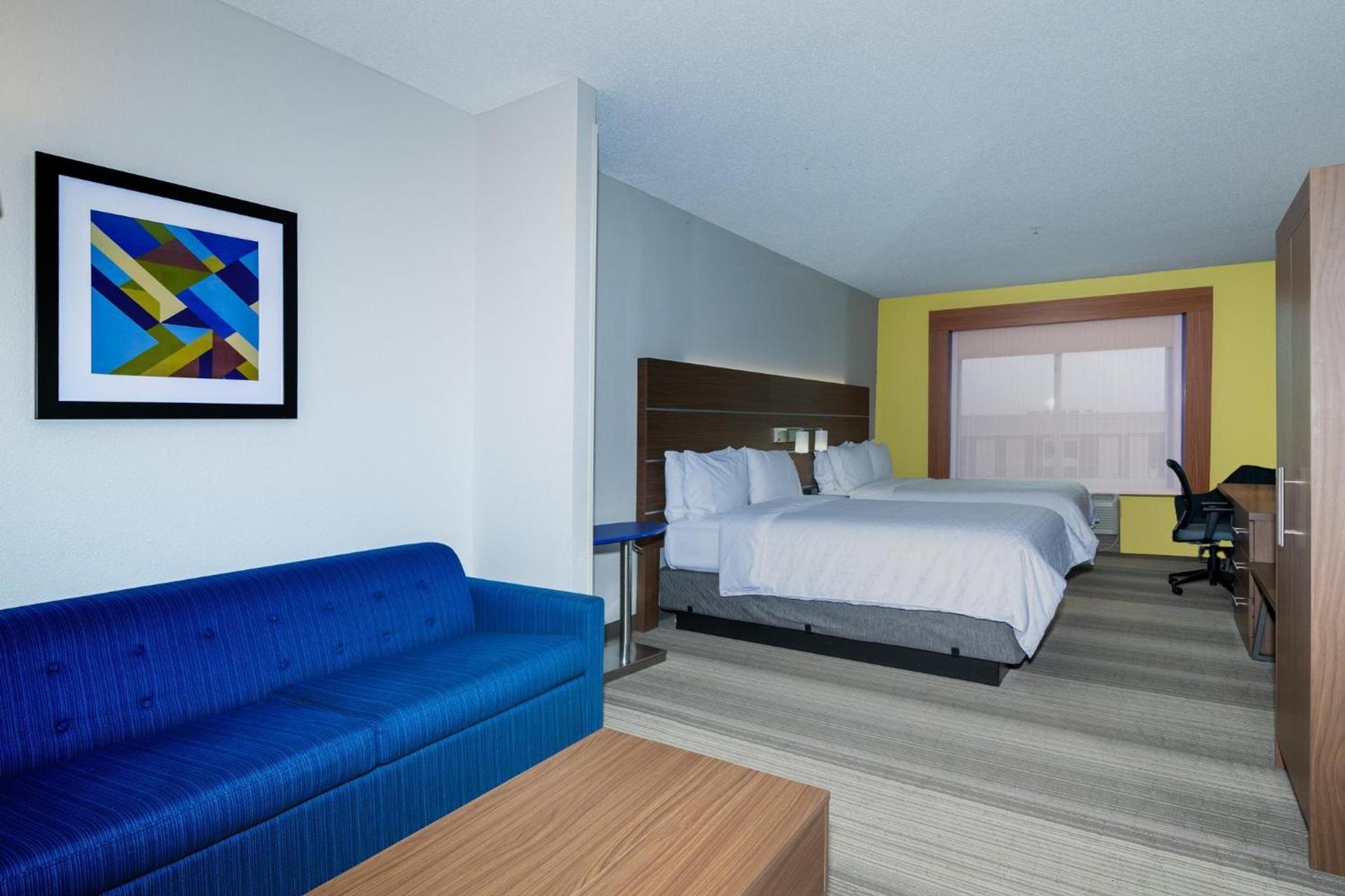 Holiday Inn Express Hotel & Suites Woodbridge by IHG photo 23