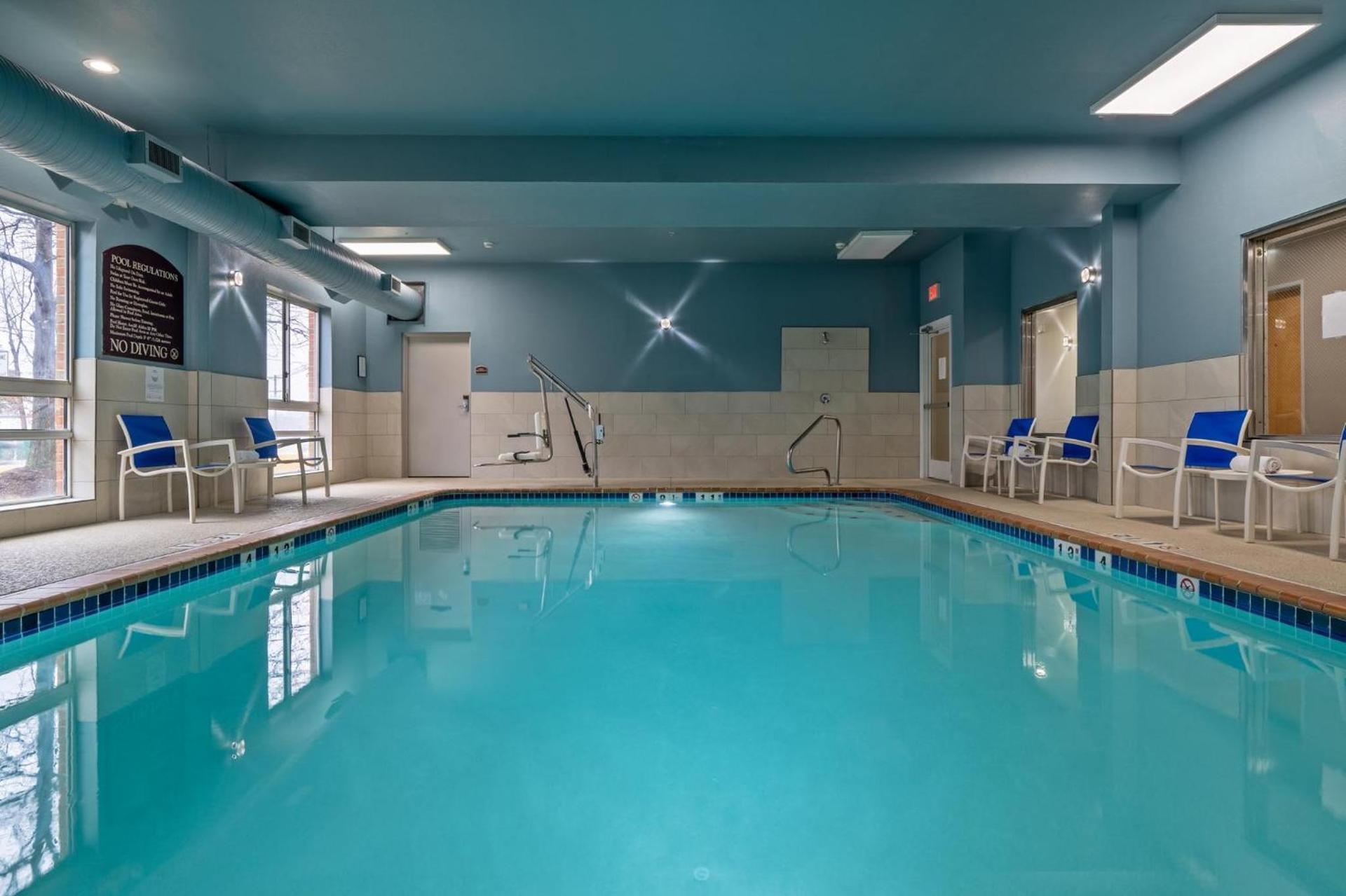 Holiday Inn Express Hotel & Suites Woodbridge by IHG photo 45