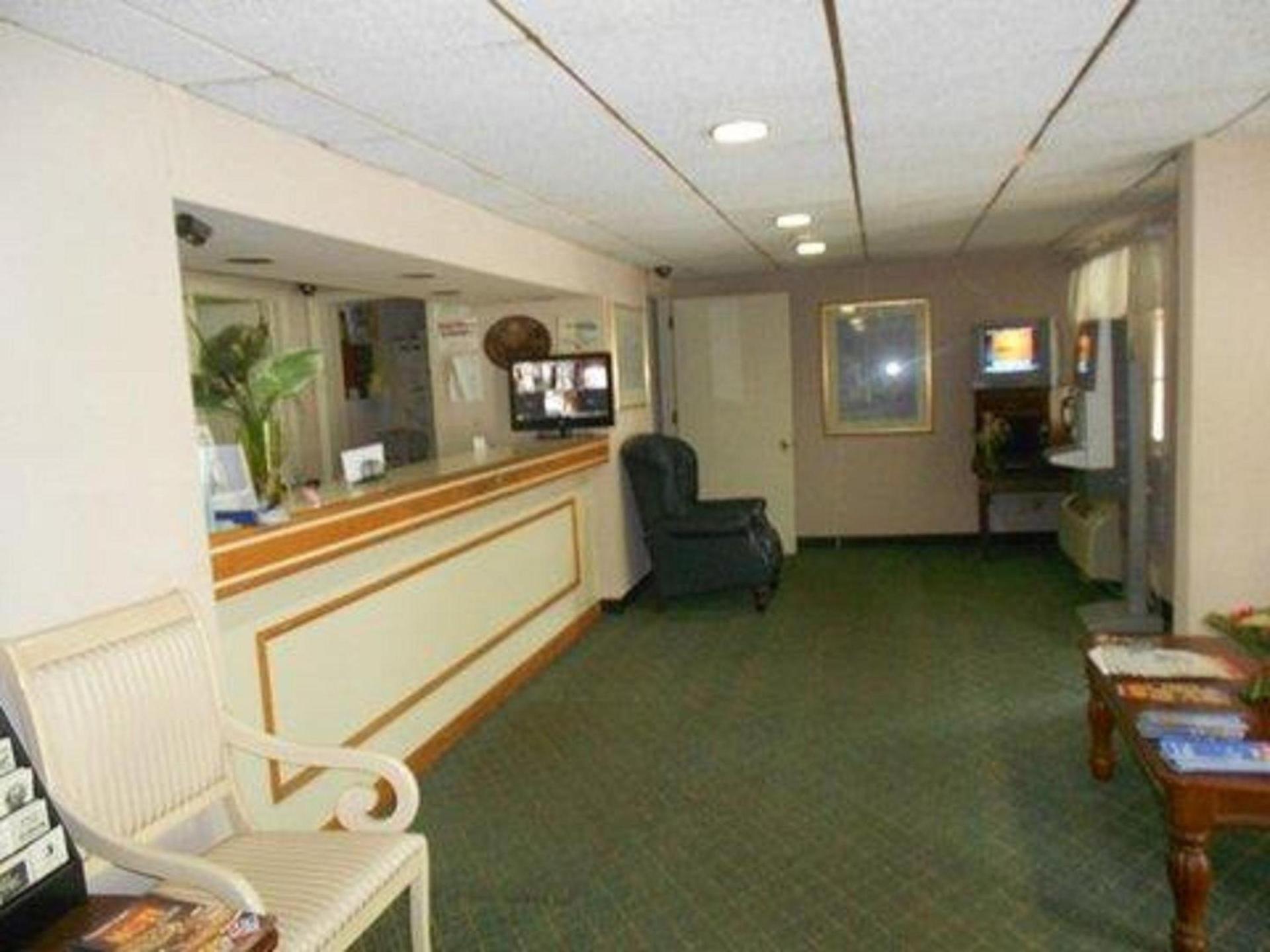 Economy Inn photo 3