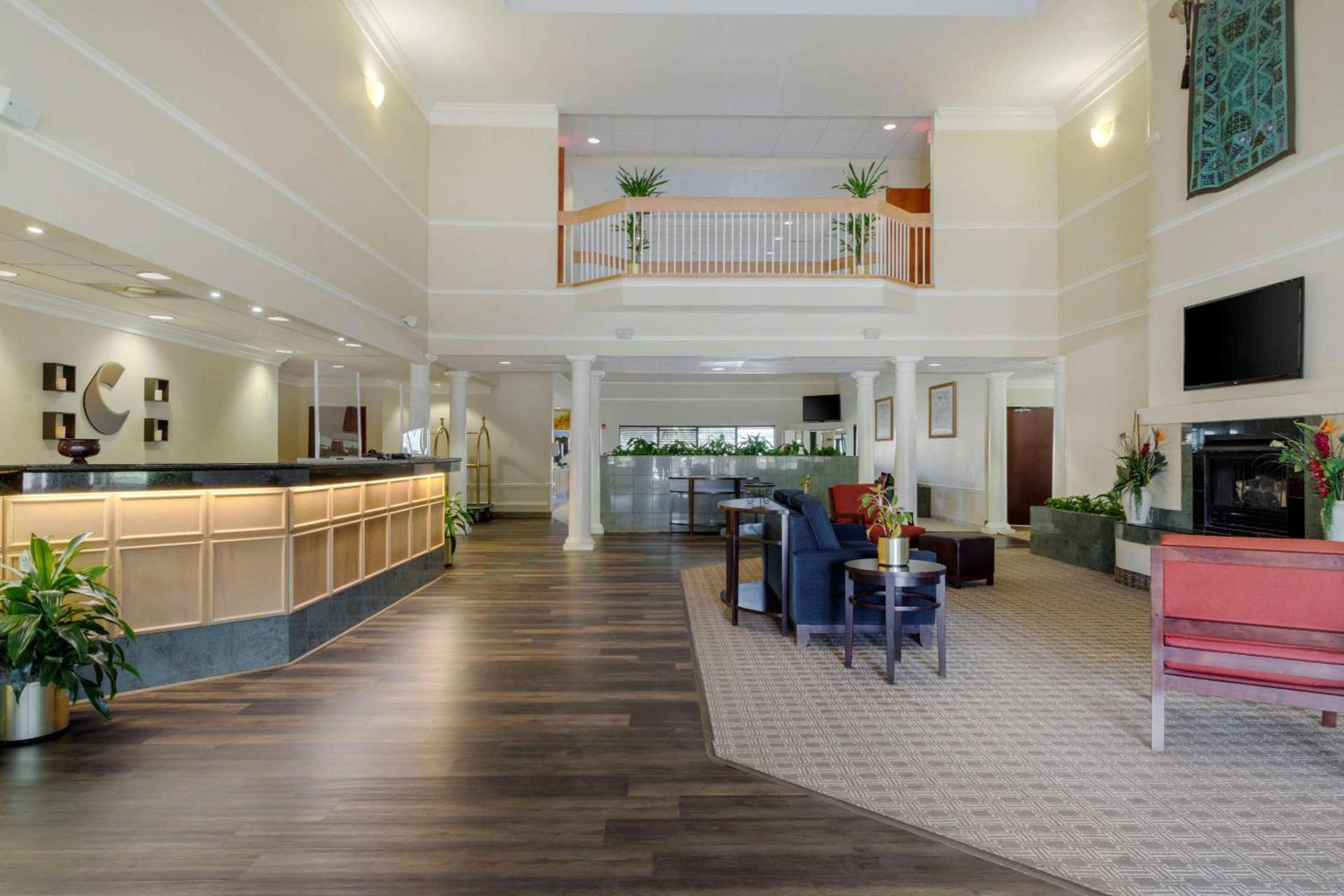 Garner Hotel La Porte - Bay Area photo 9