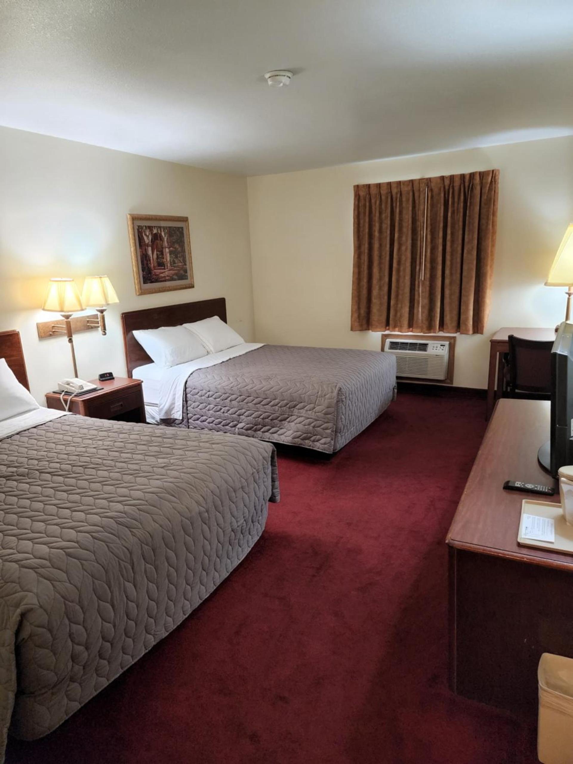 Family Budget Inn photo 26