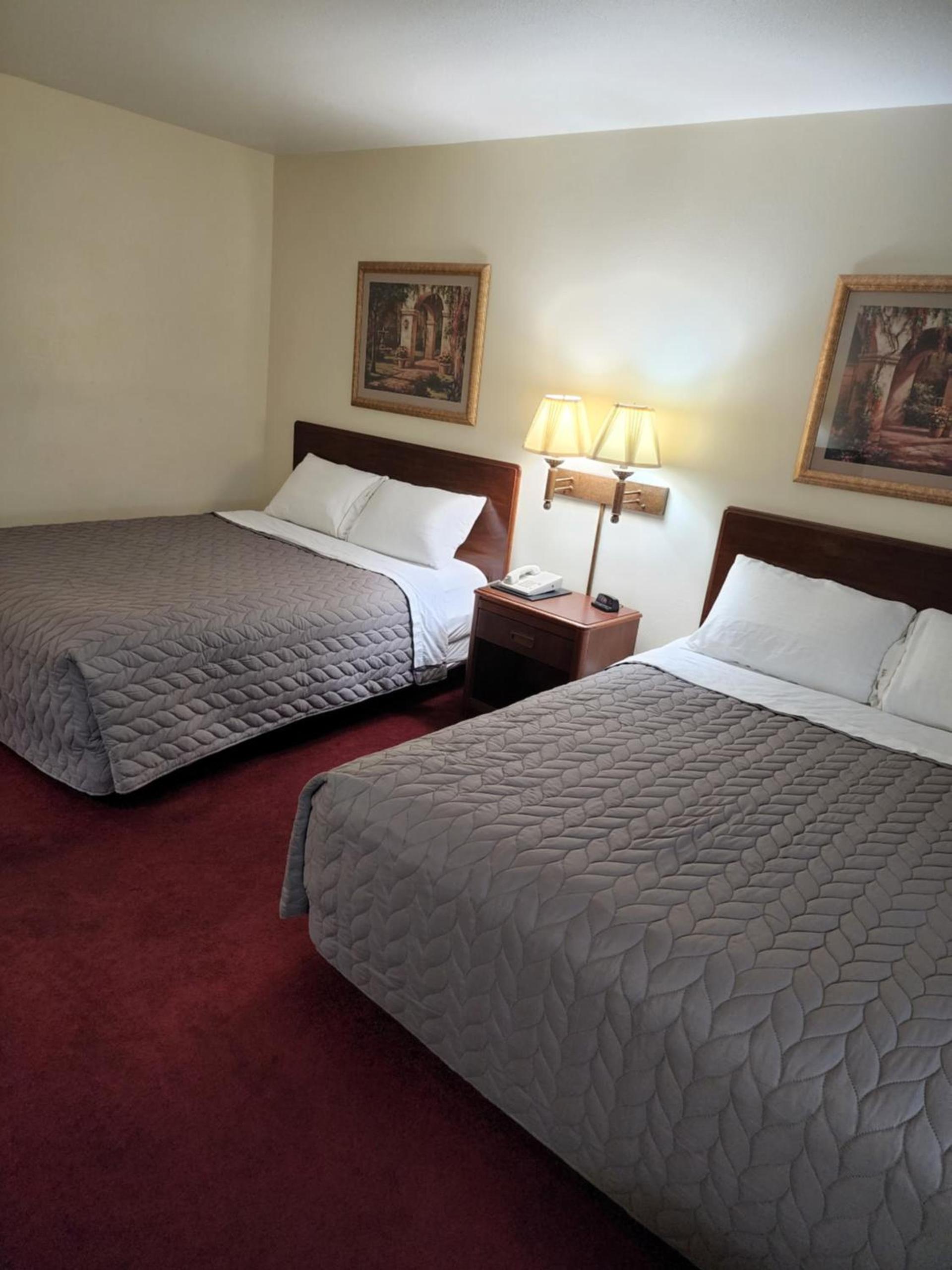 Family Budget Inn photo 25