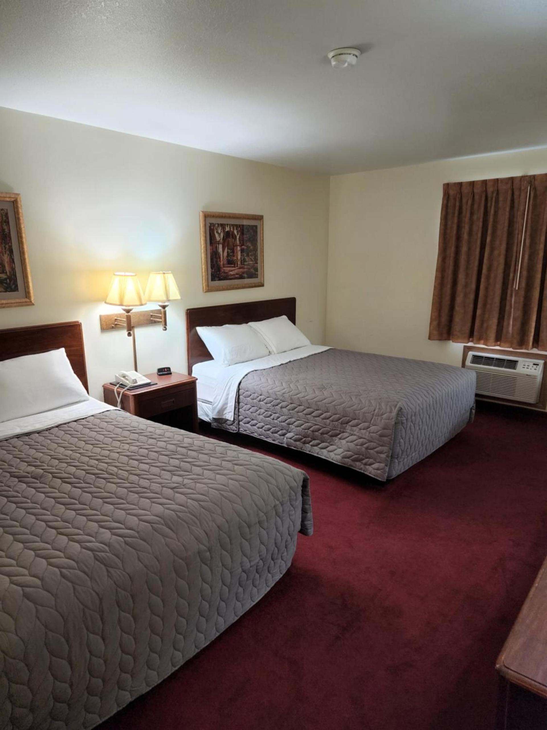 Family Budget Inn photo 24