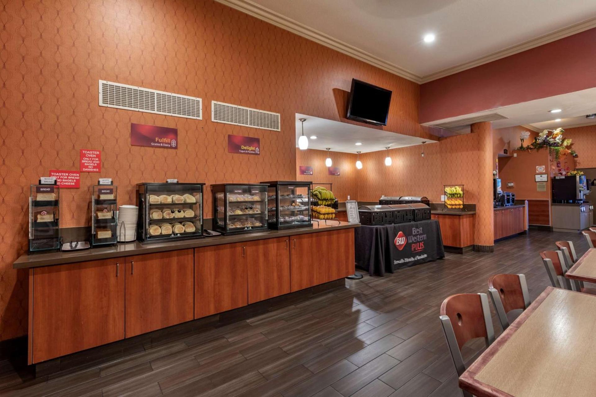 Best Western Plus Stovall's Inn photo 13