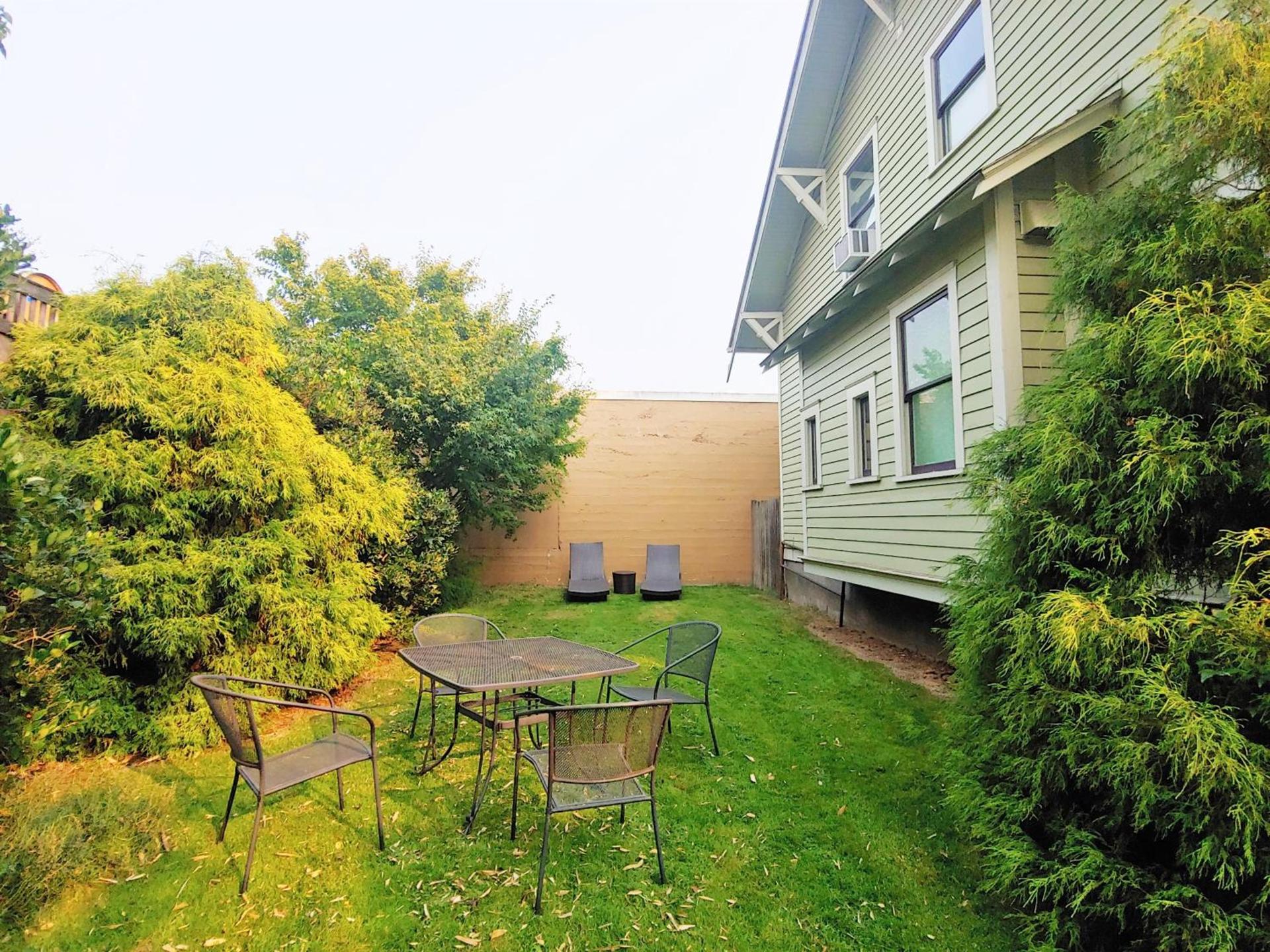 Bluebird Guesthouse photo 17
