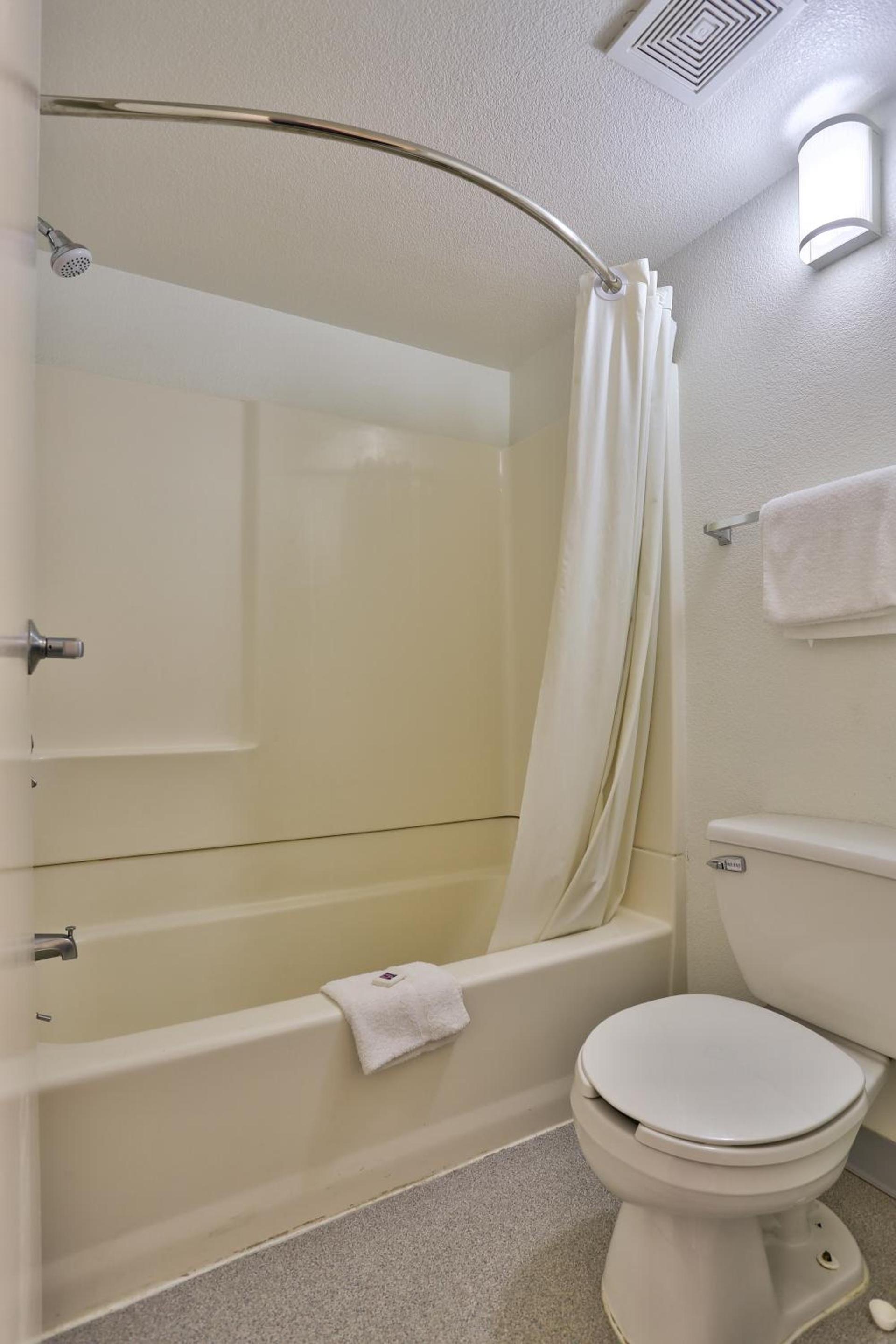 Motel 6-Kingman, AZ - Route 66 East photo 33