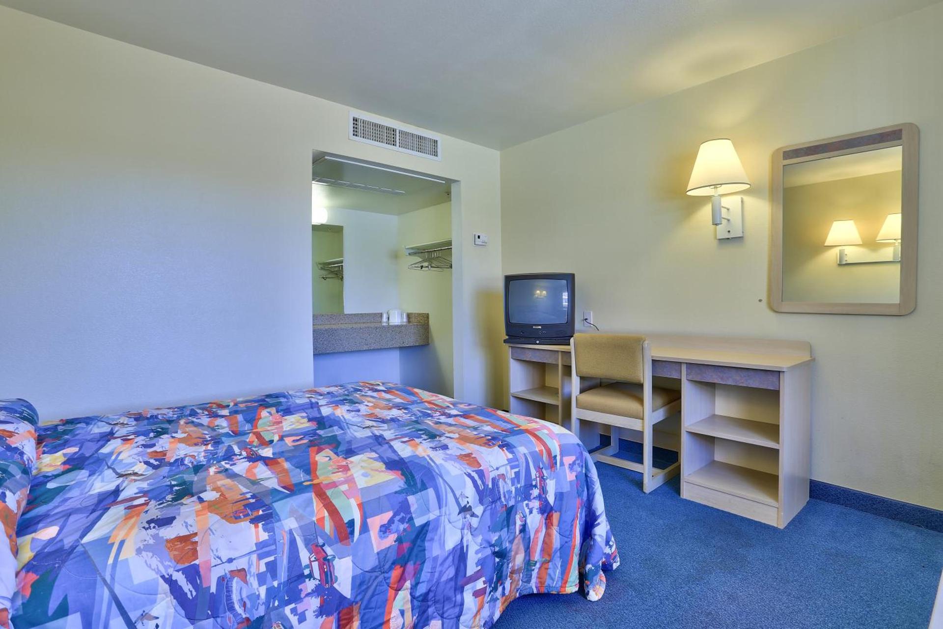 Motel 6-Kingman, AZ - Route 66 East photo 43