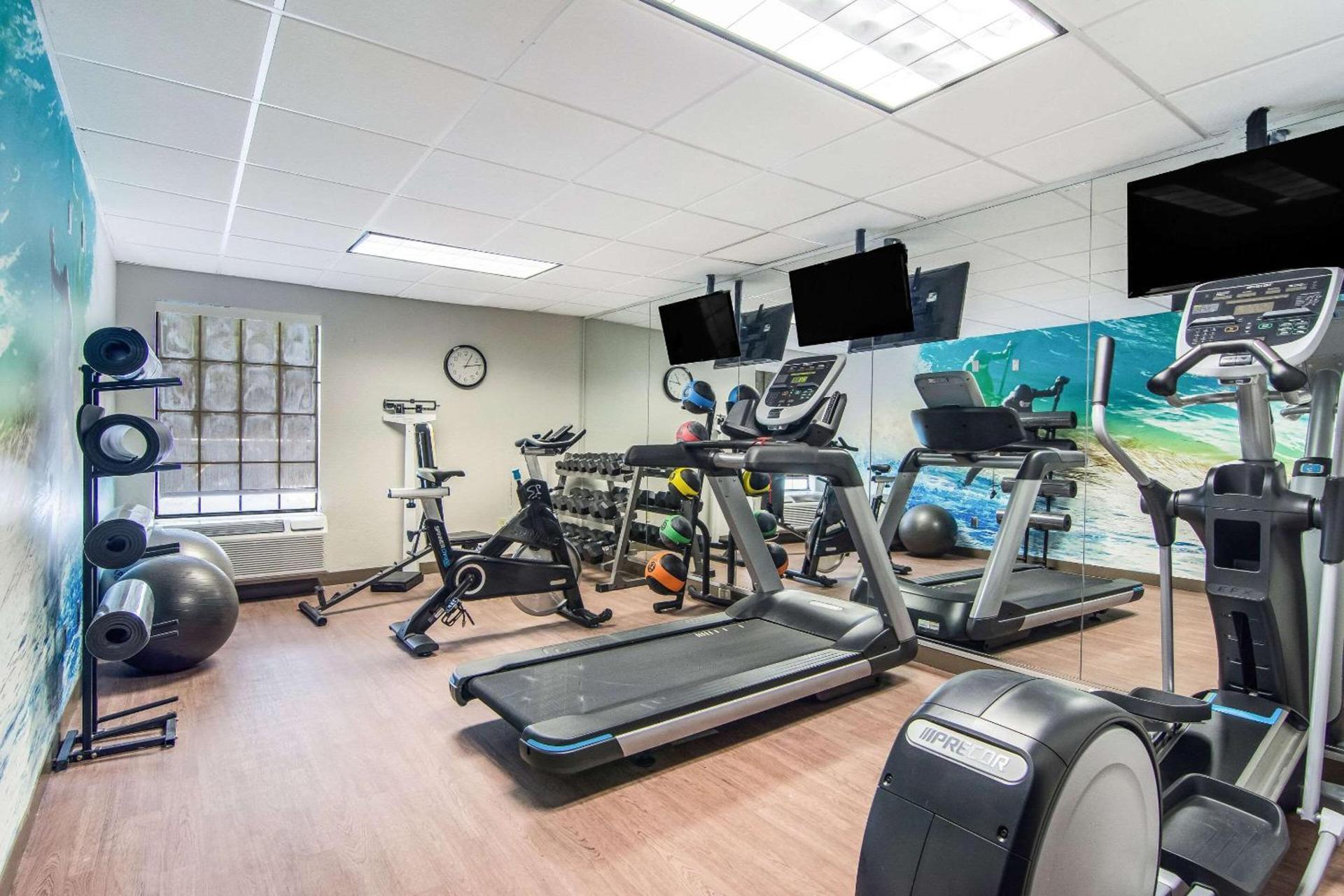 Clarion Pointe South Boston - Danville East photo 15