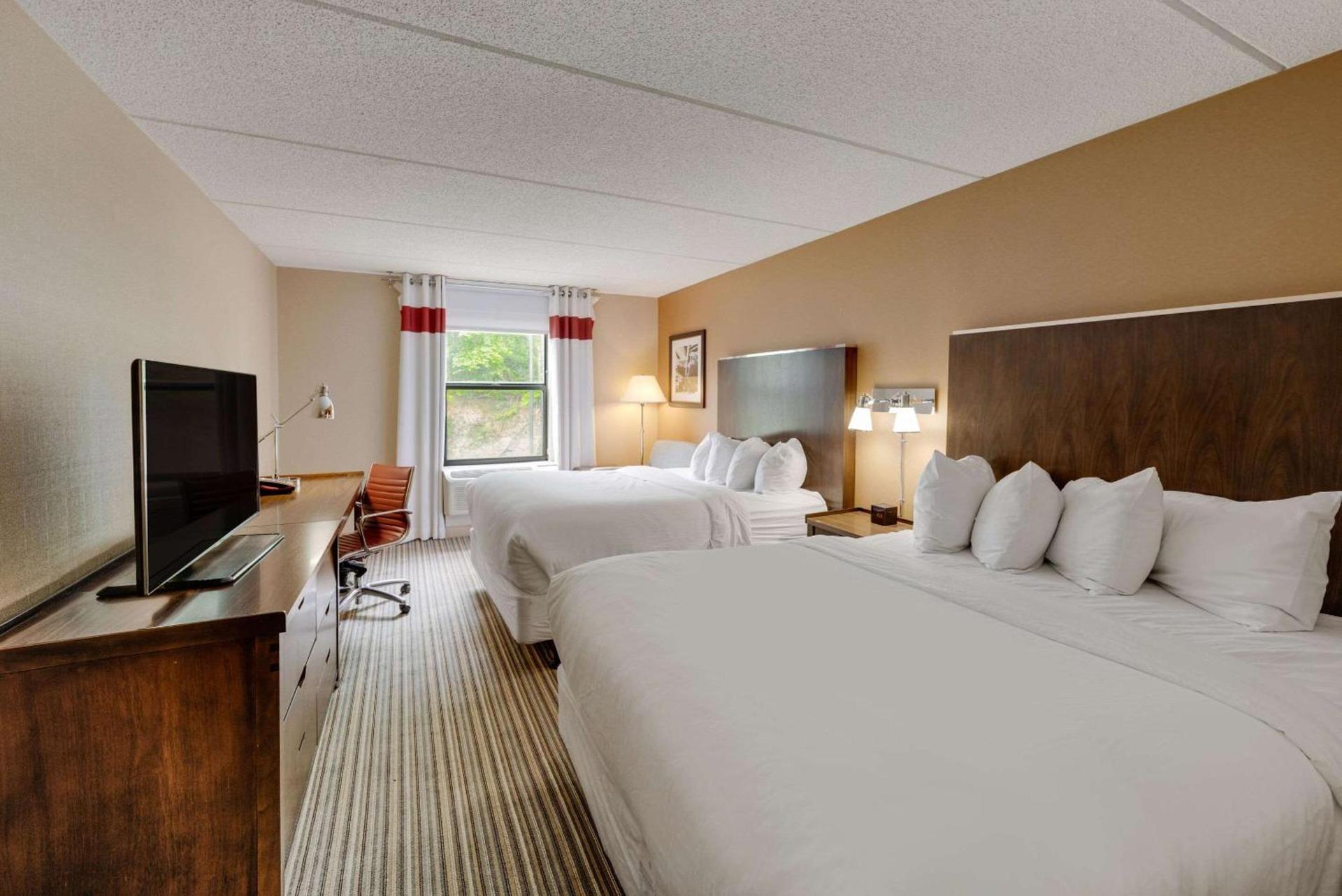 The Crossroads Hotel - Newburgh photo 13