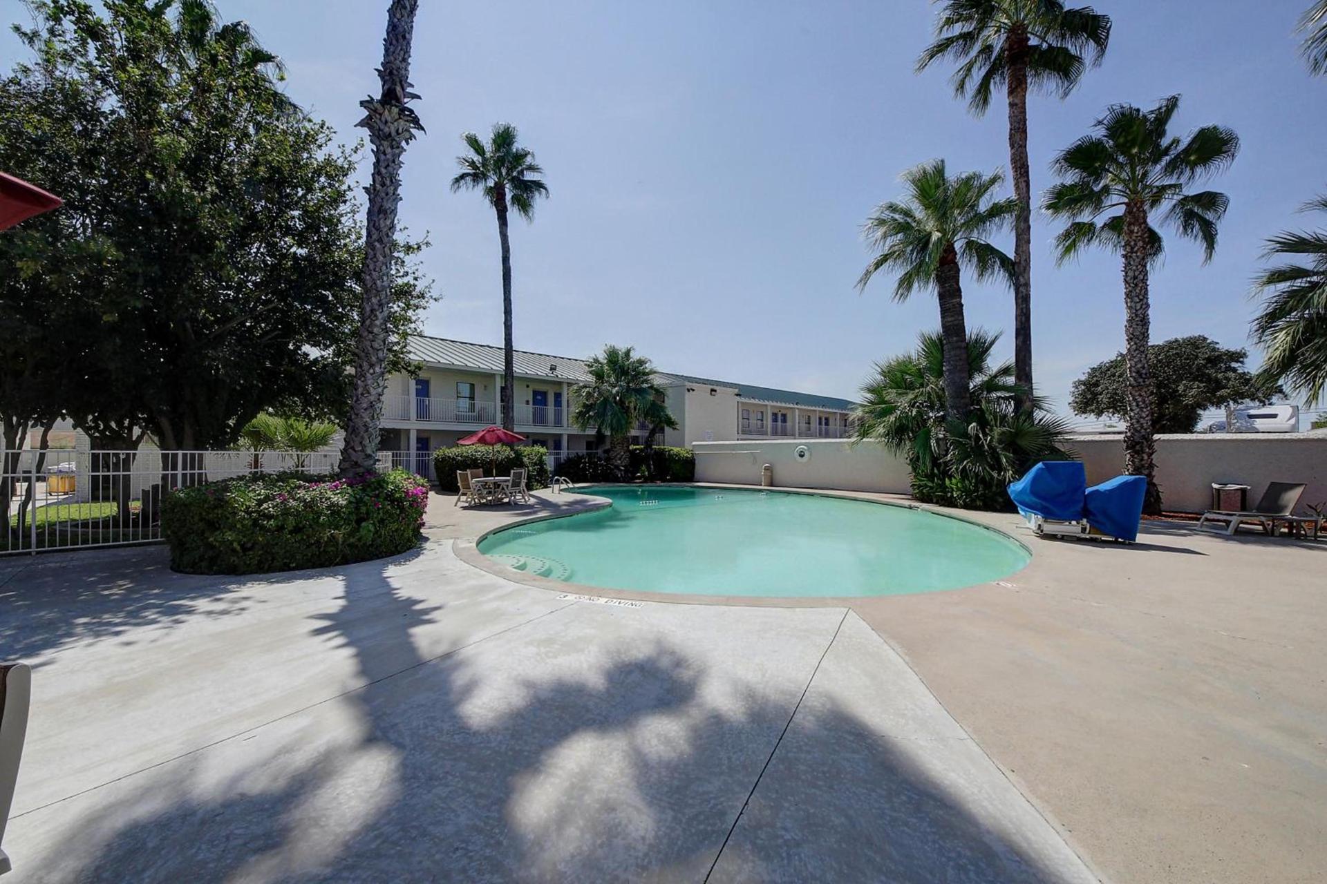 Motel 6-Laredo, TX - North I-35 photo 33